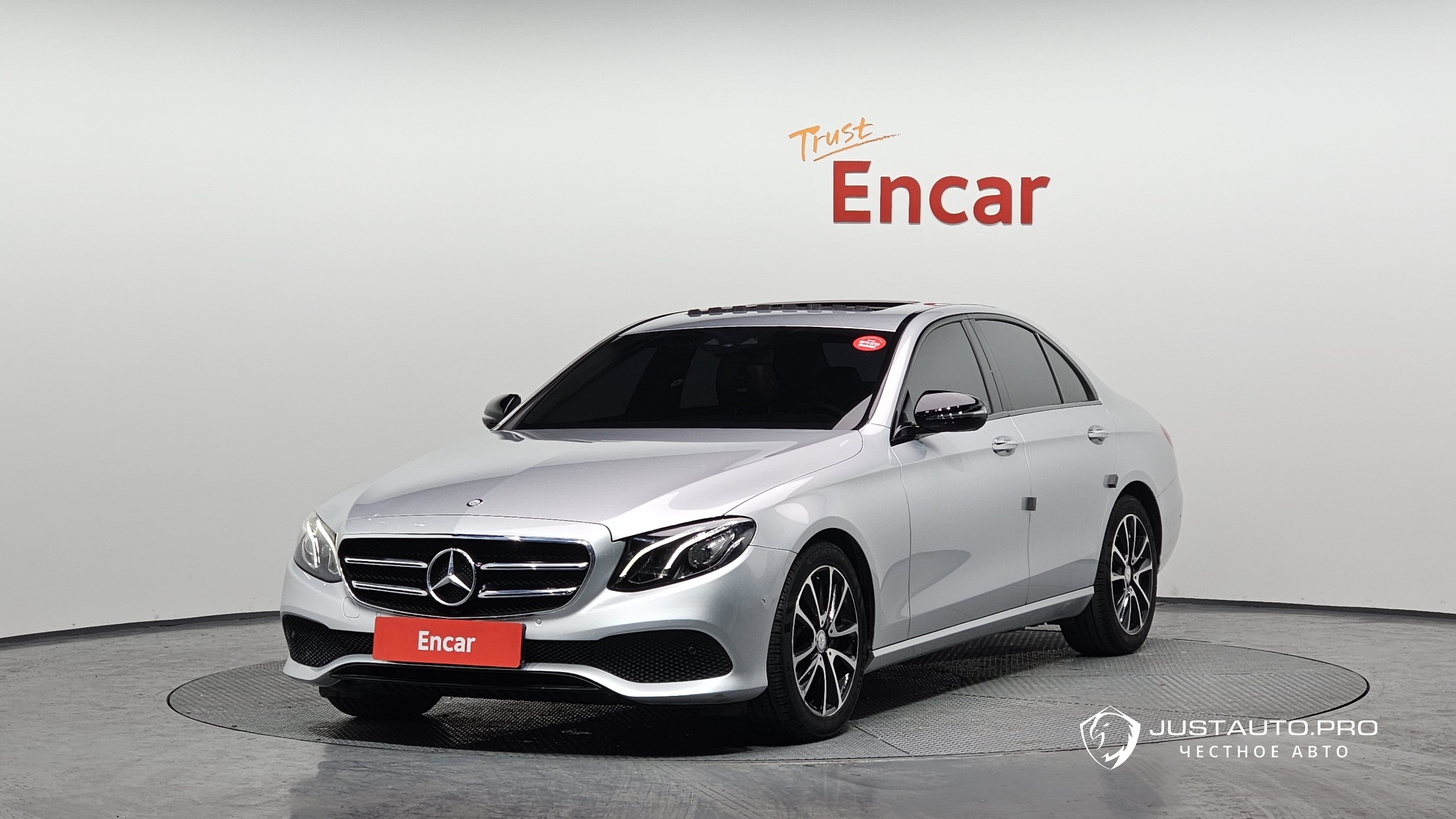 Автомобиль Mercedes-Benz E-Class