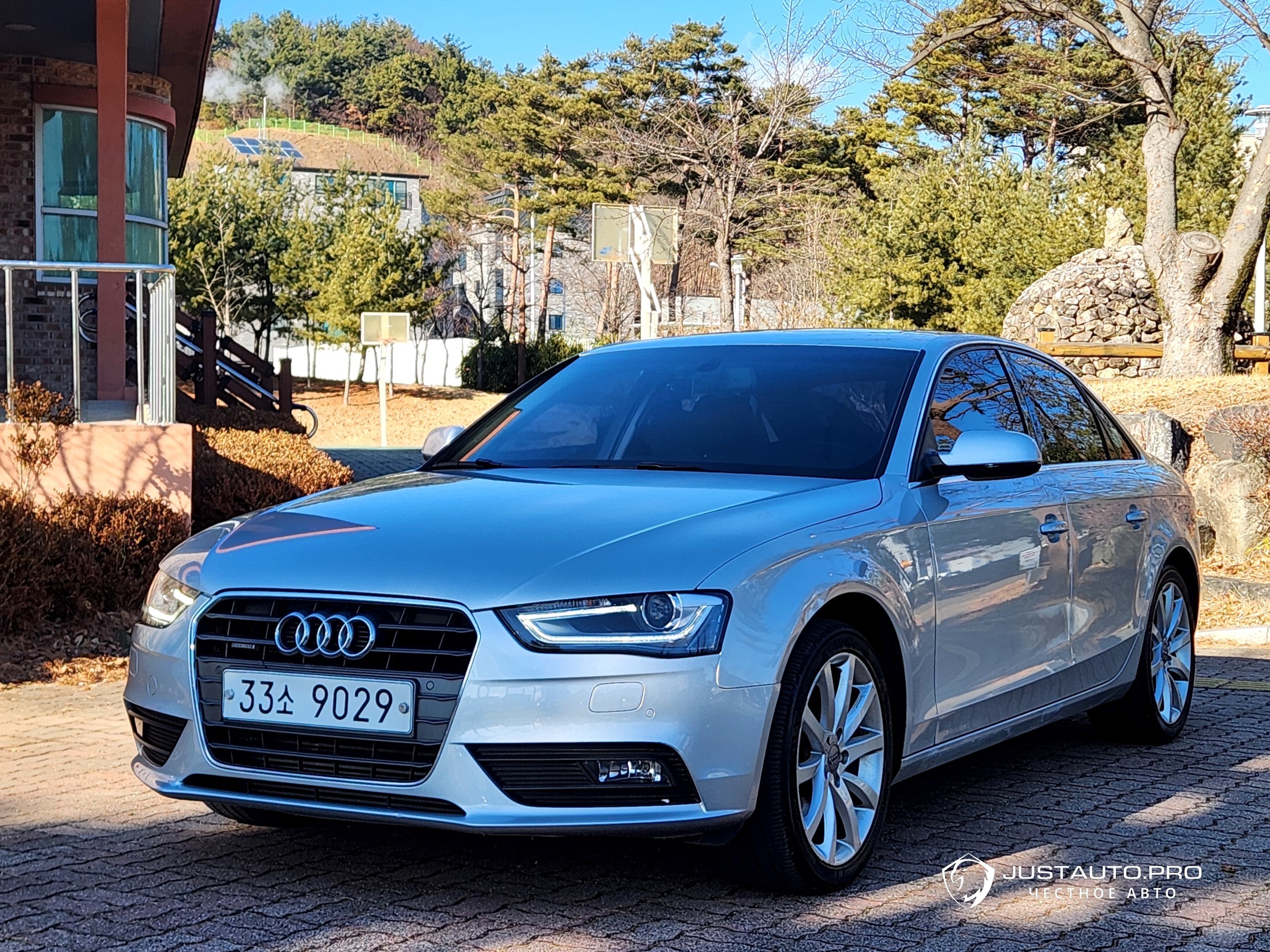 Автомобиль Audi A4