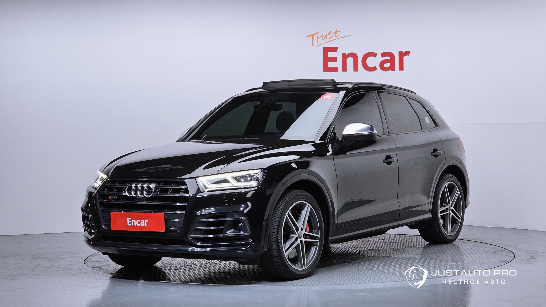Автомобиль Audi SQ5
