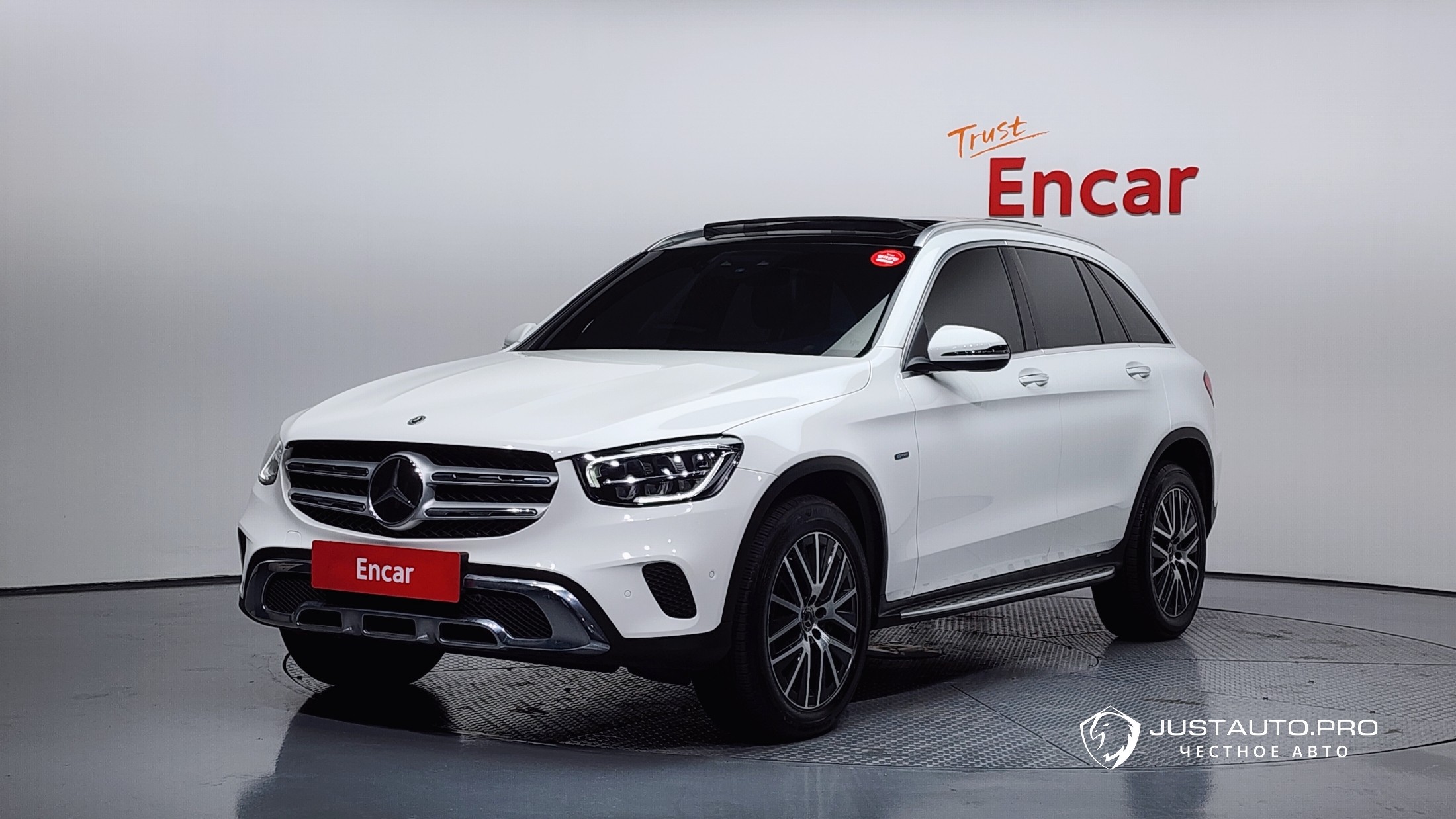 Автомобиль Mercedes-Benz GLC-Class