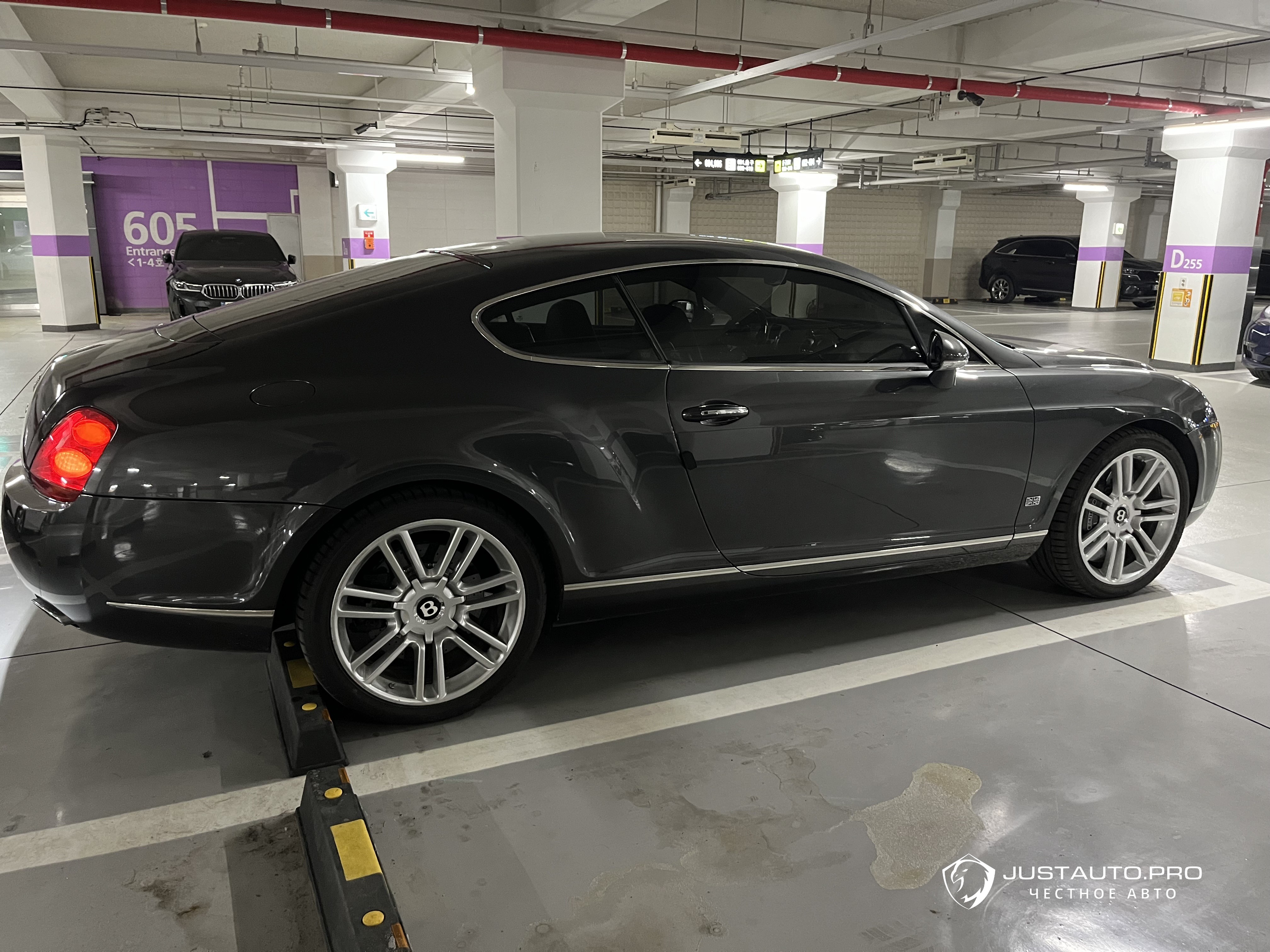 Автомобиль Bentley Continental