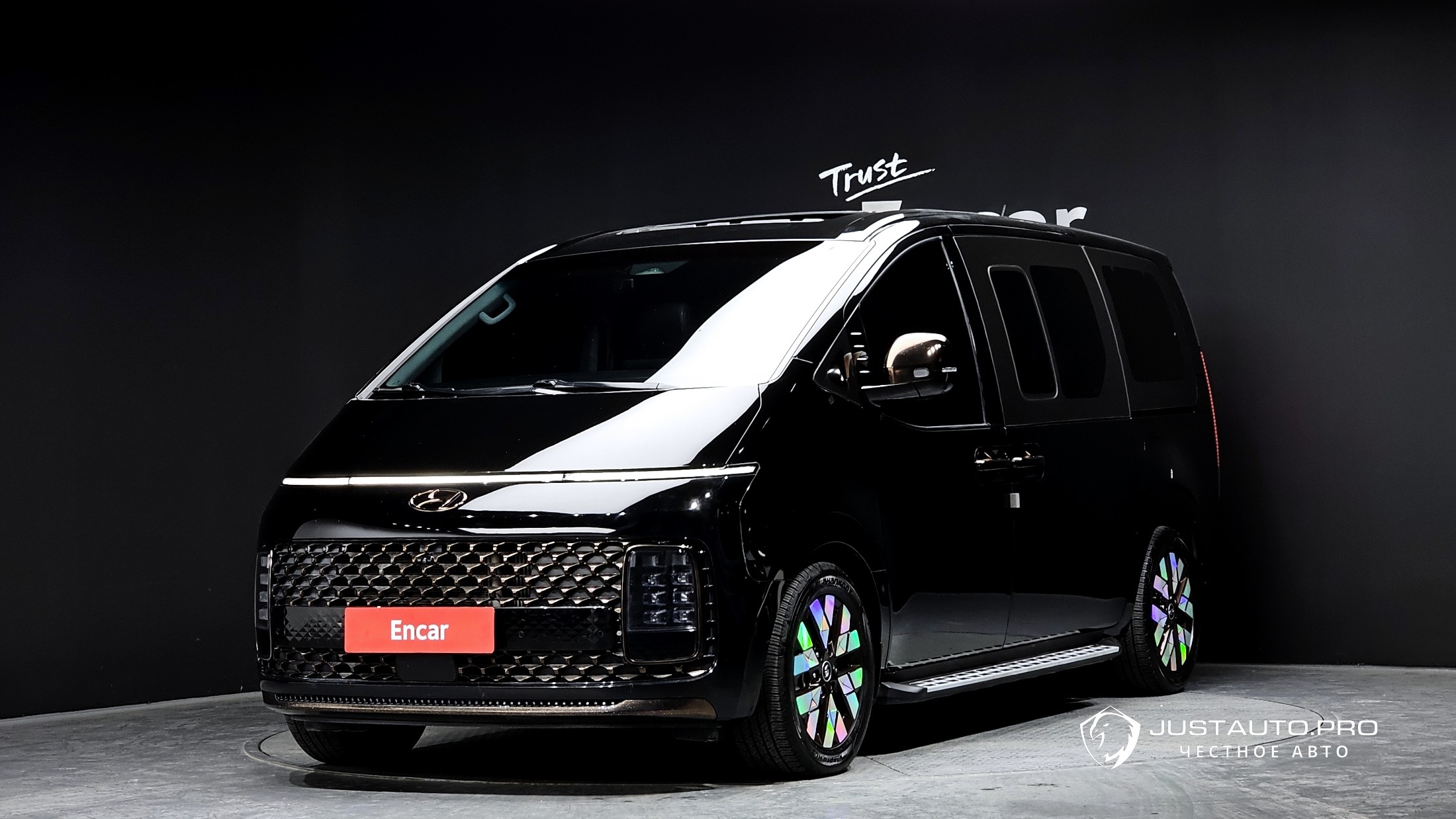 Автомобиль Hyundai Staria