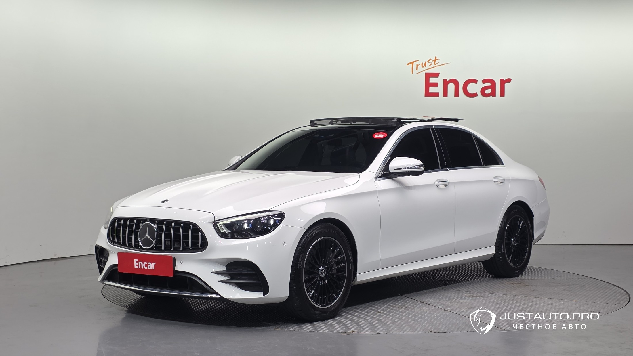 Автомобиль Mercedes-Benz E-Class