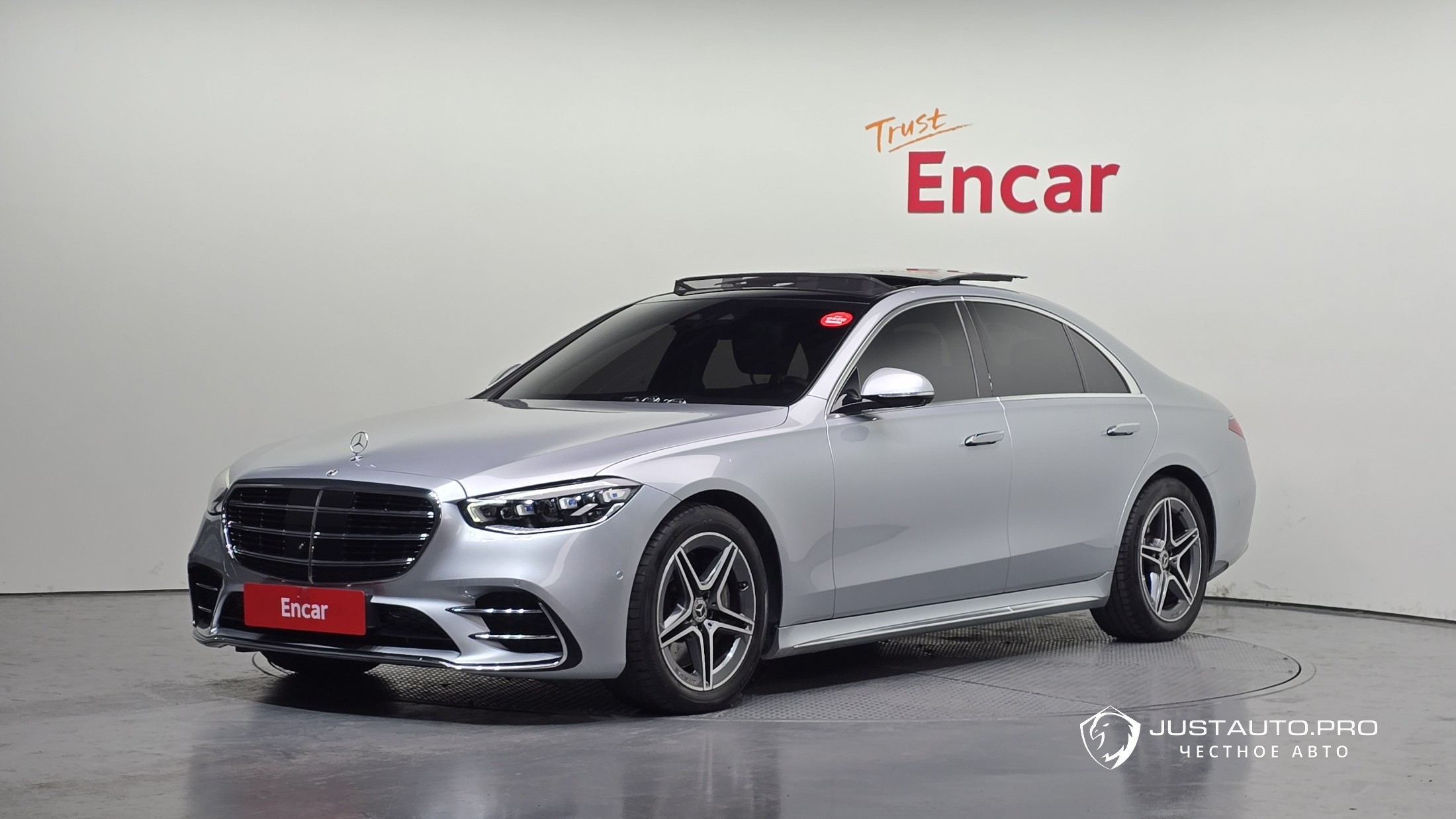 Автомобиль Mercedes-Benz S-Class