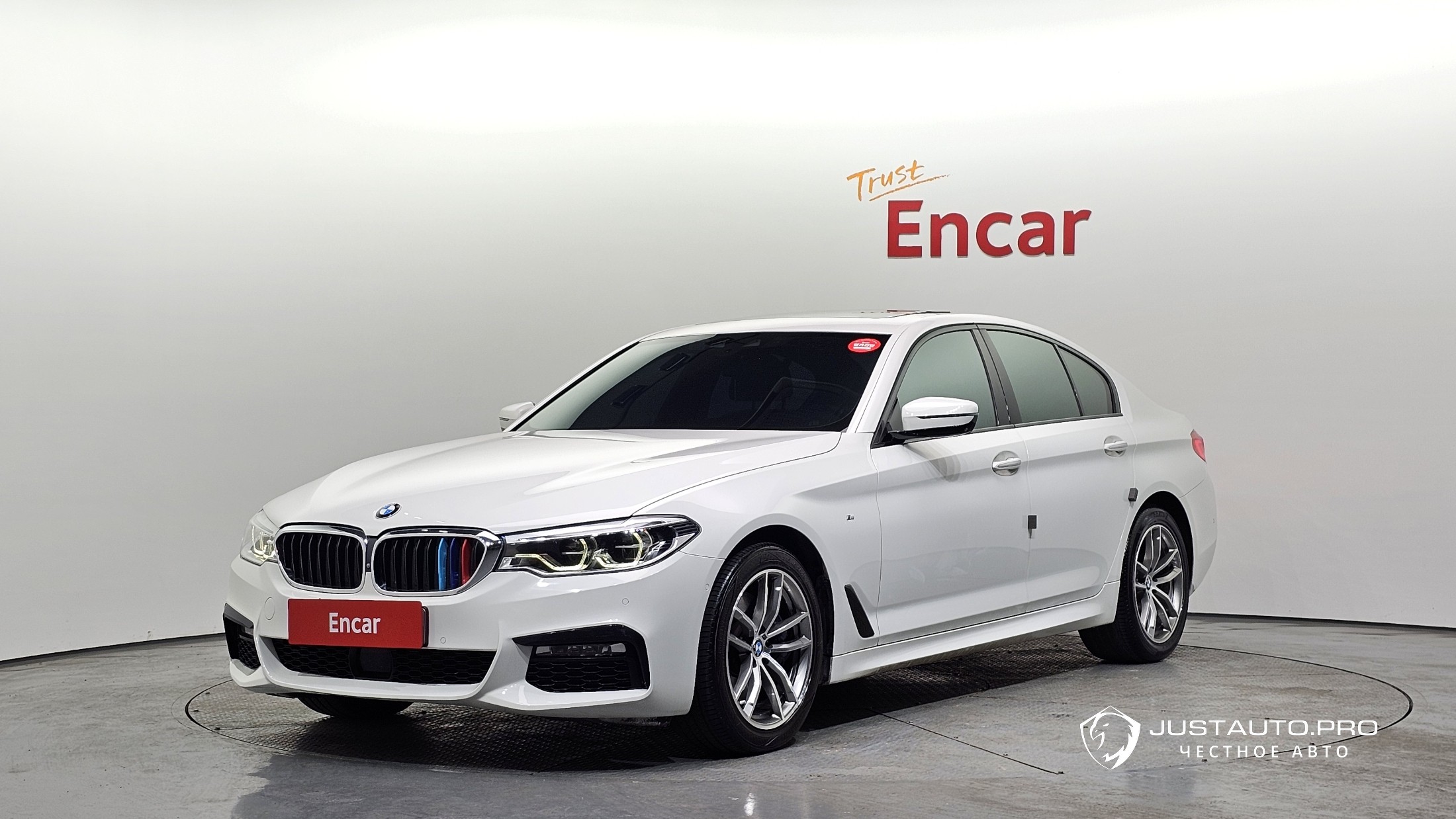 Автомобиль BMW 5-Series