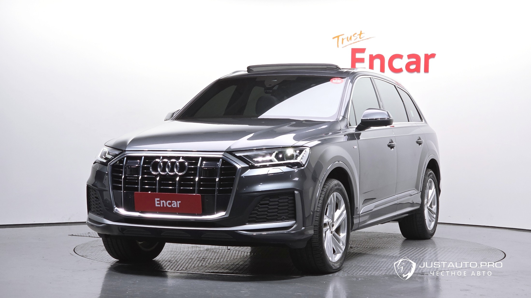 Автомобиль Audi Q7
