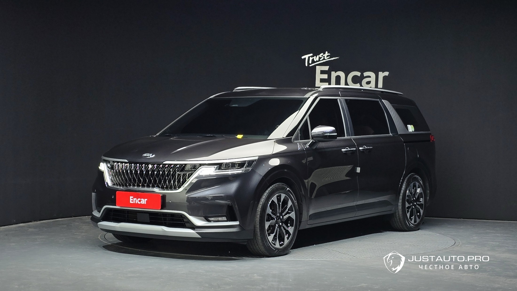 Автомобиль Kia Canival
