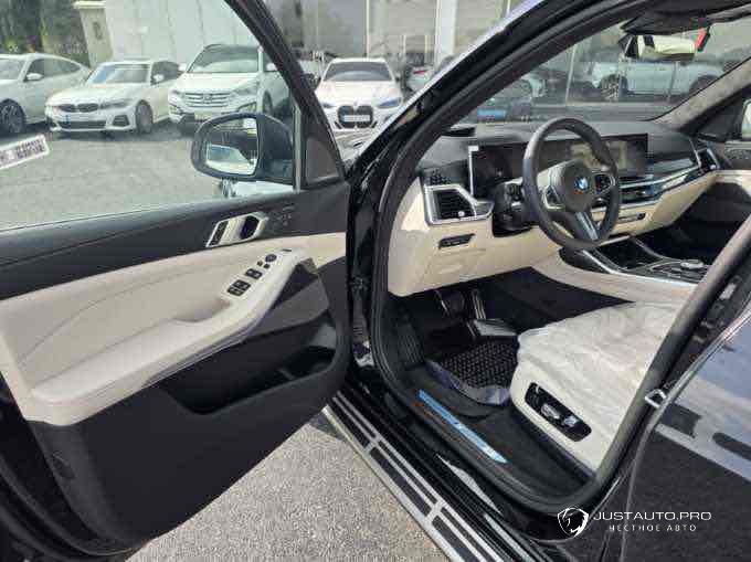 Автомобиль BMW X7