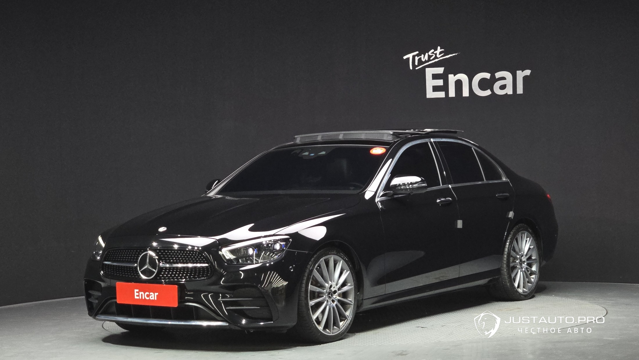 Автомобиль Mercedes-Benz E-Class