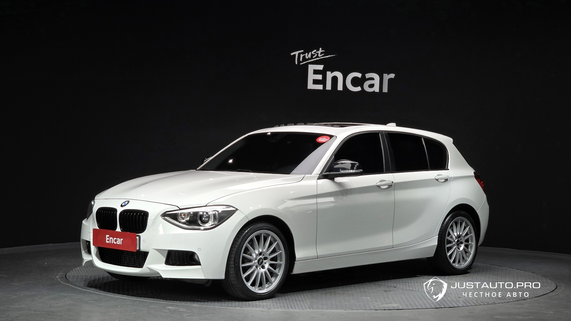 Автомобиль BMW 1-Series