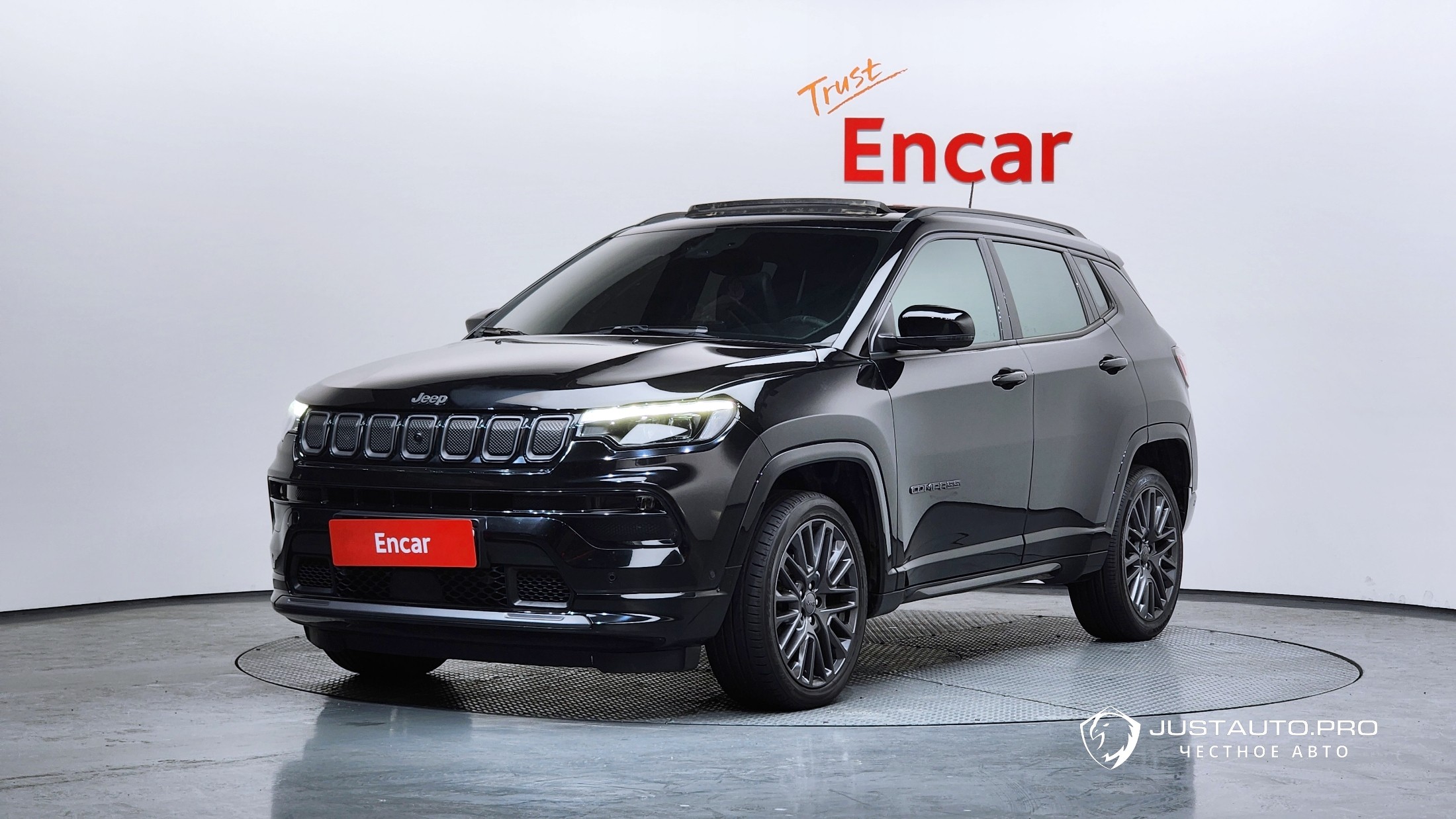 Автомобиль Jeep Compass