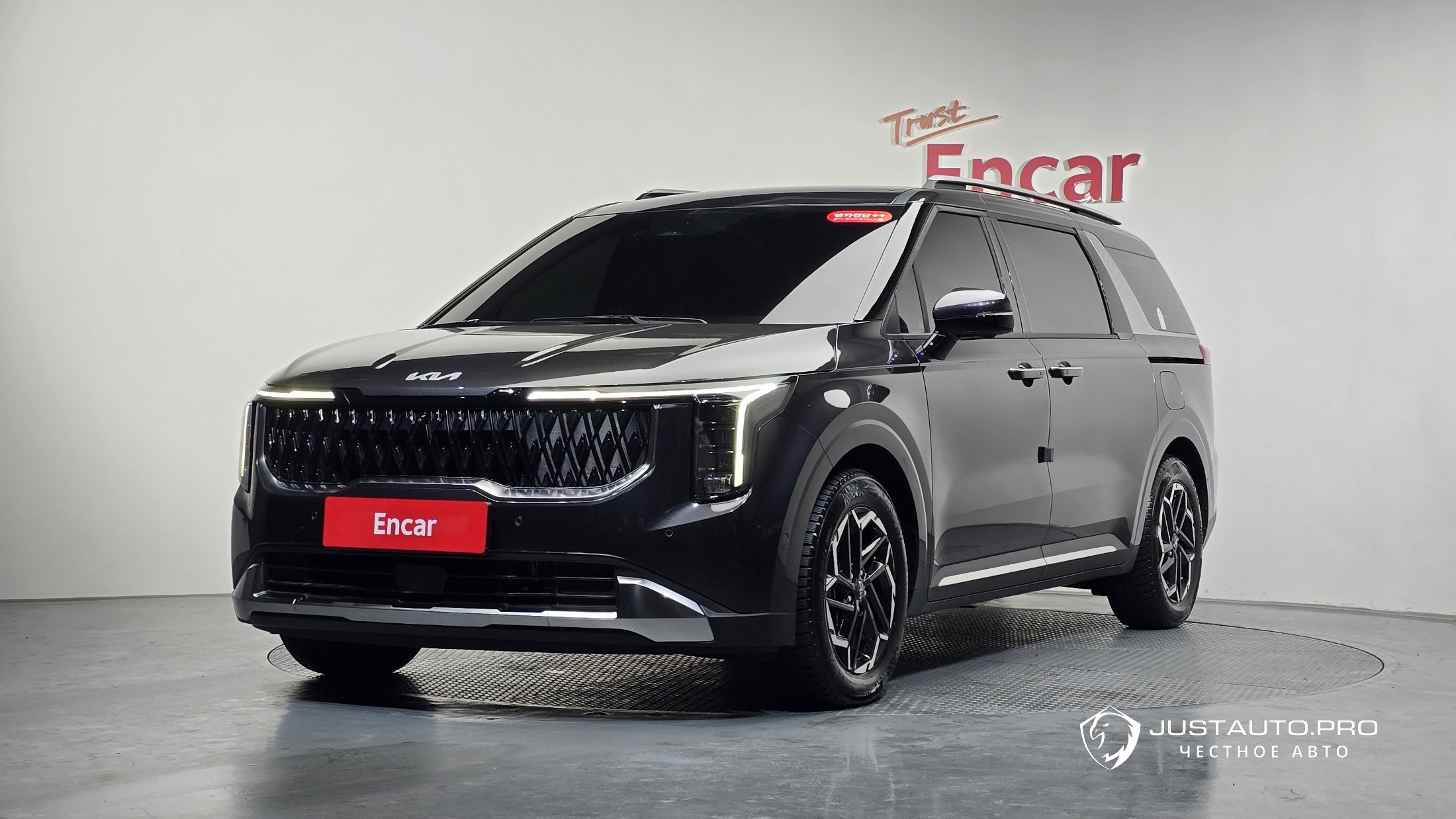 Автомобиль Kia Canival