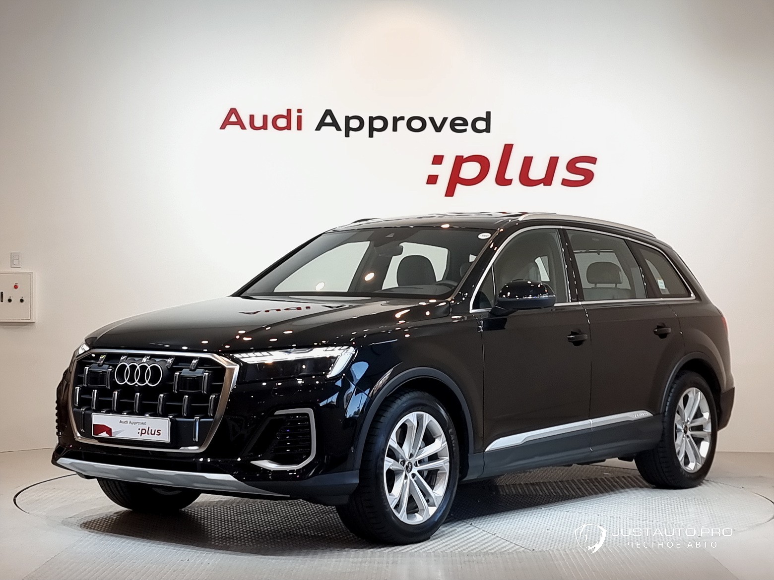 Автомобиль Audi Q7