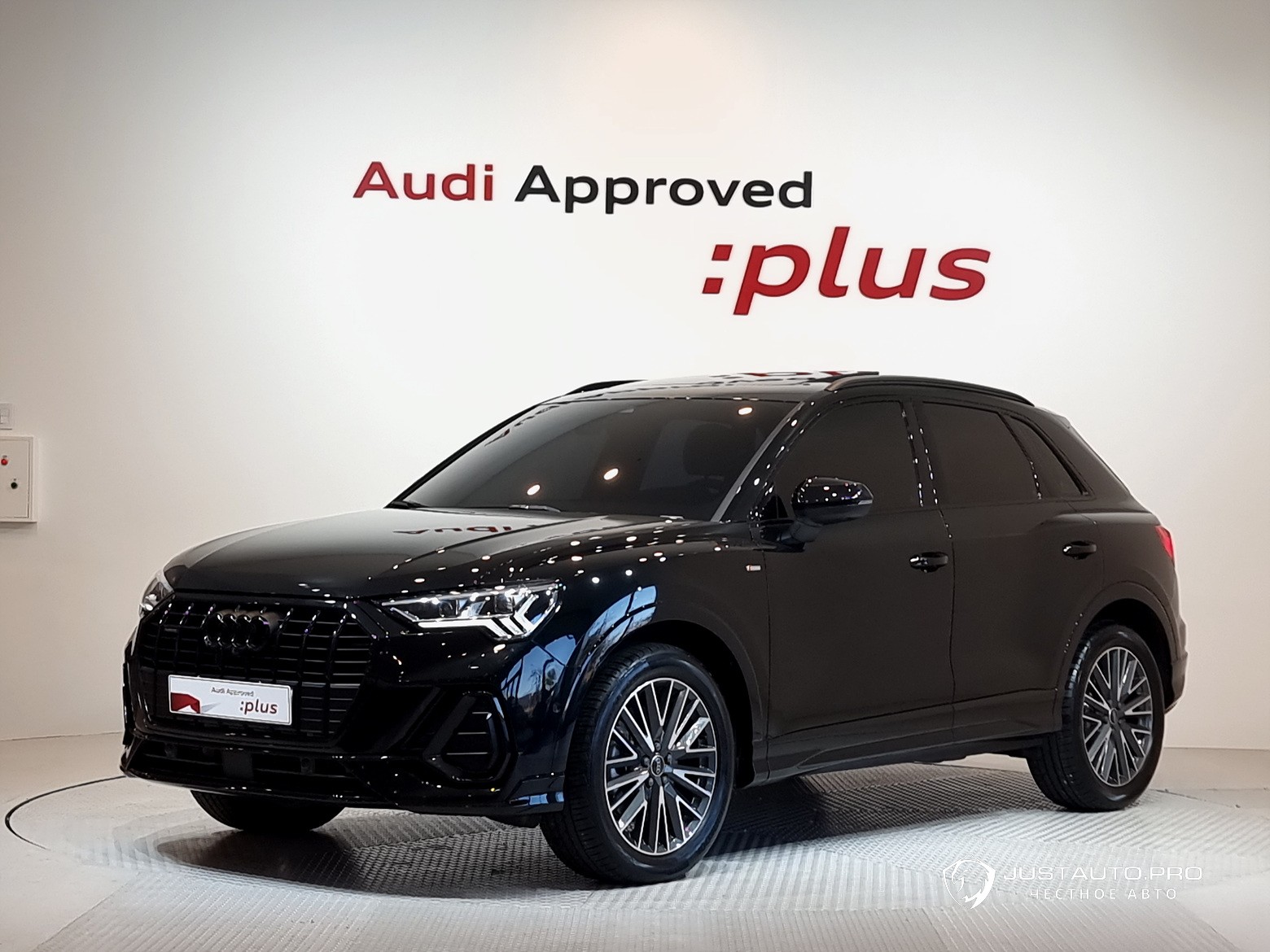 Автомобиль Audi Q3