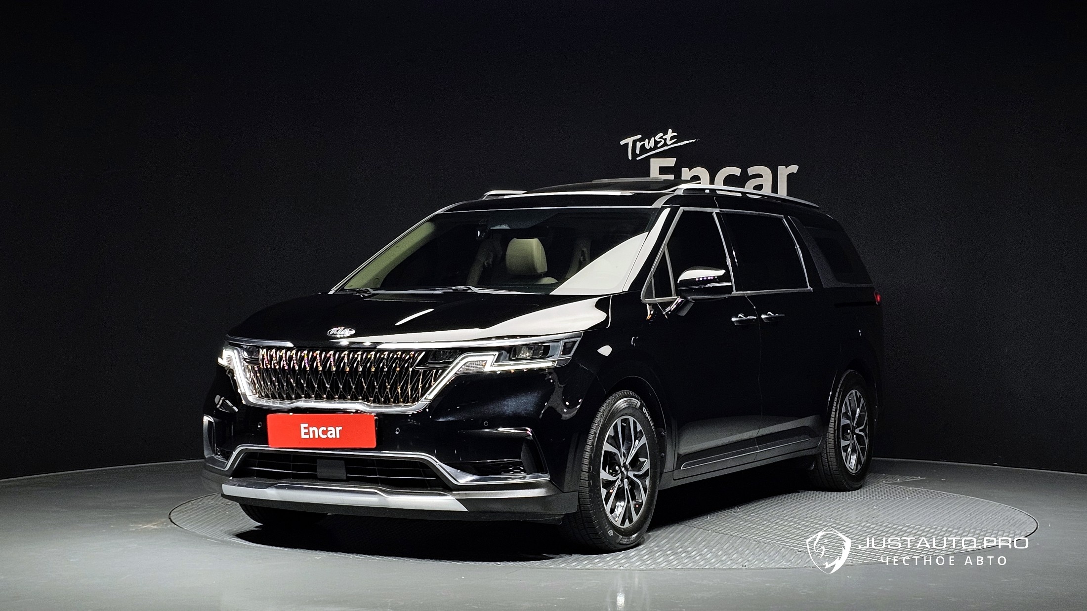 Автомобиль Kia Canival
