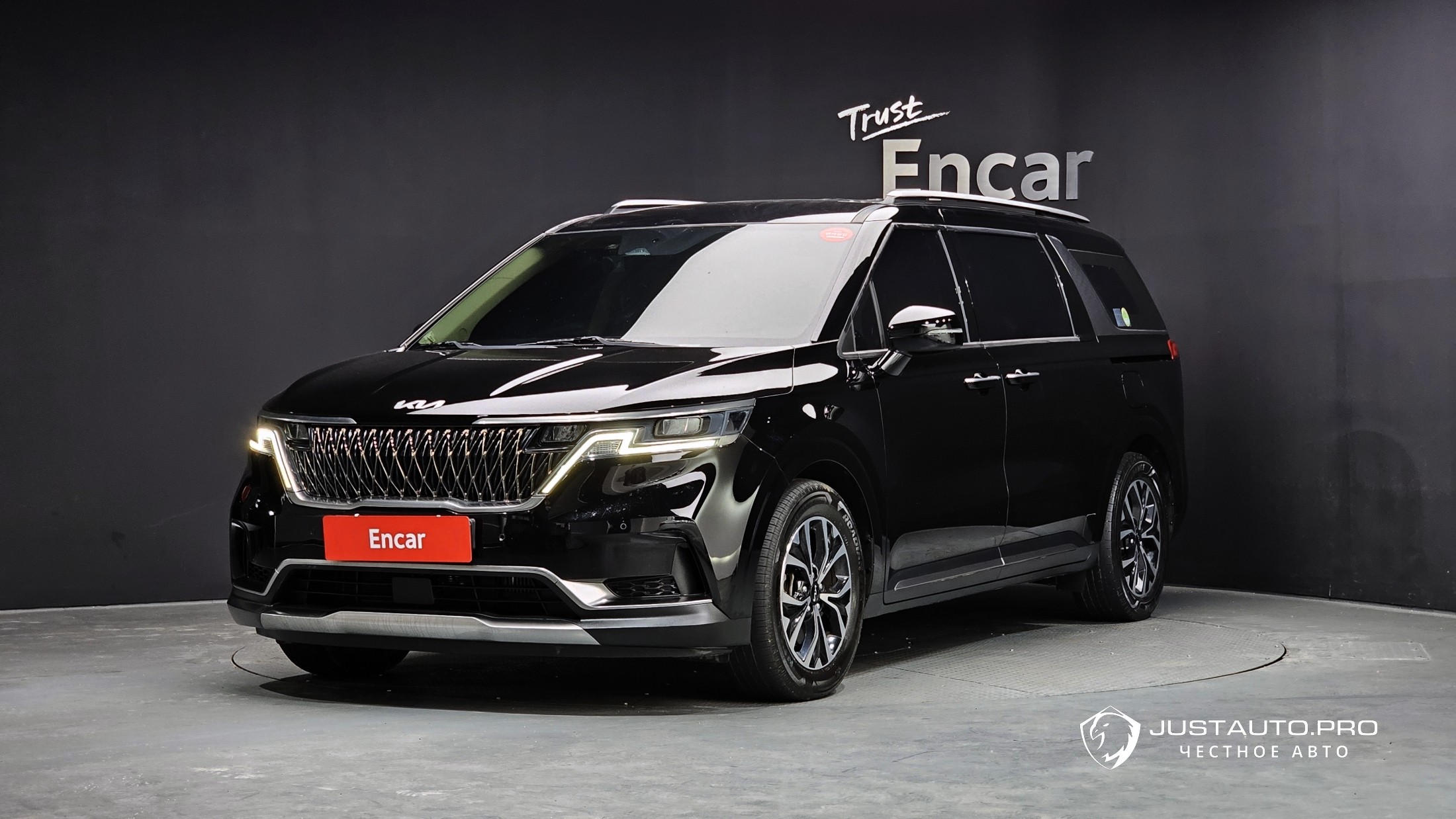 Автомобиль Kia Canival