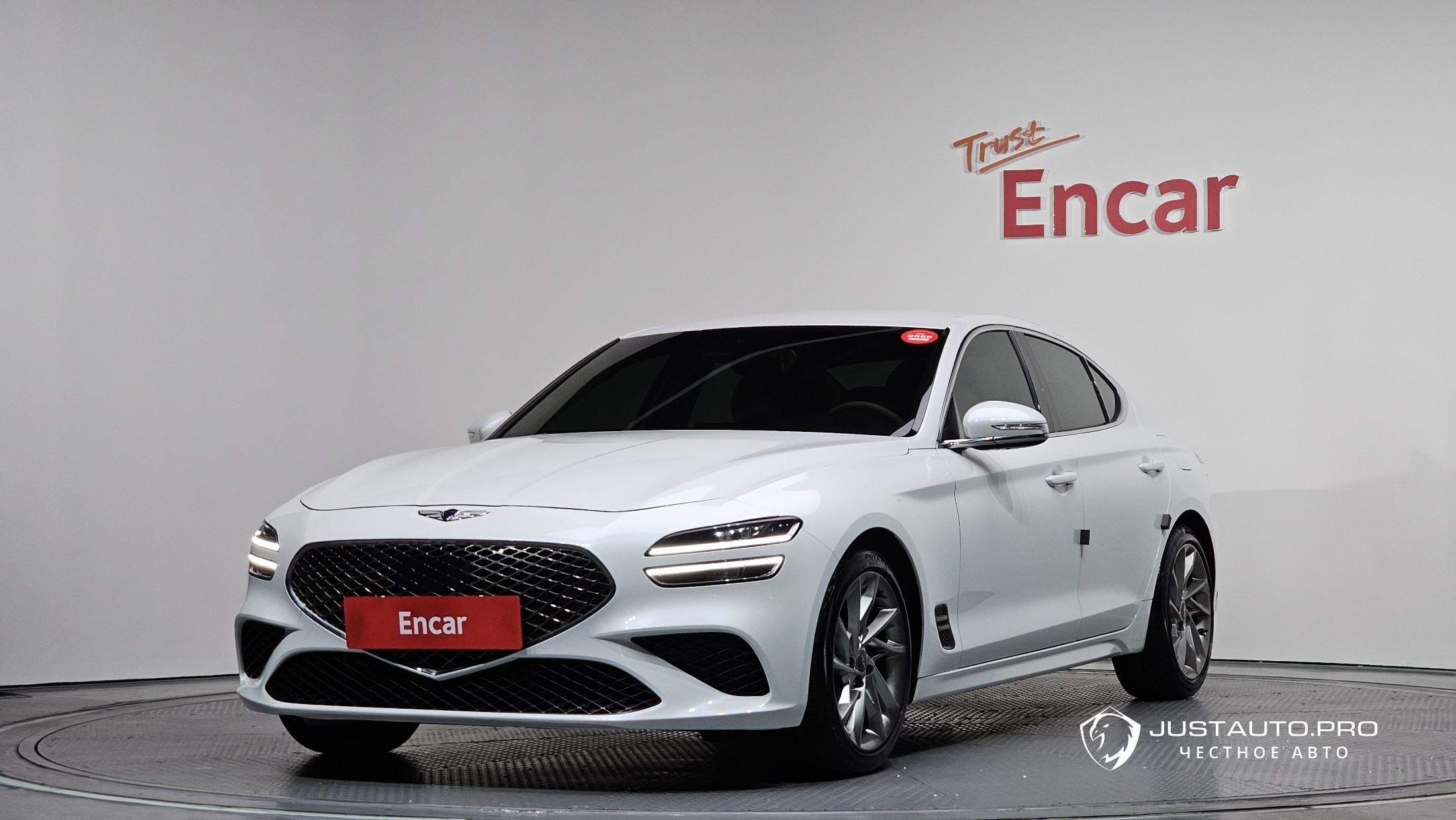 Автомобиль Genesis G70