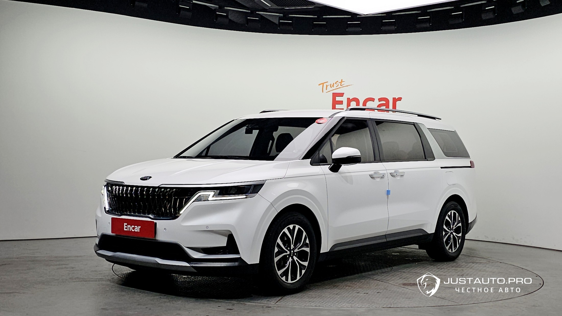 Автомобиль Kia Canival