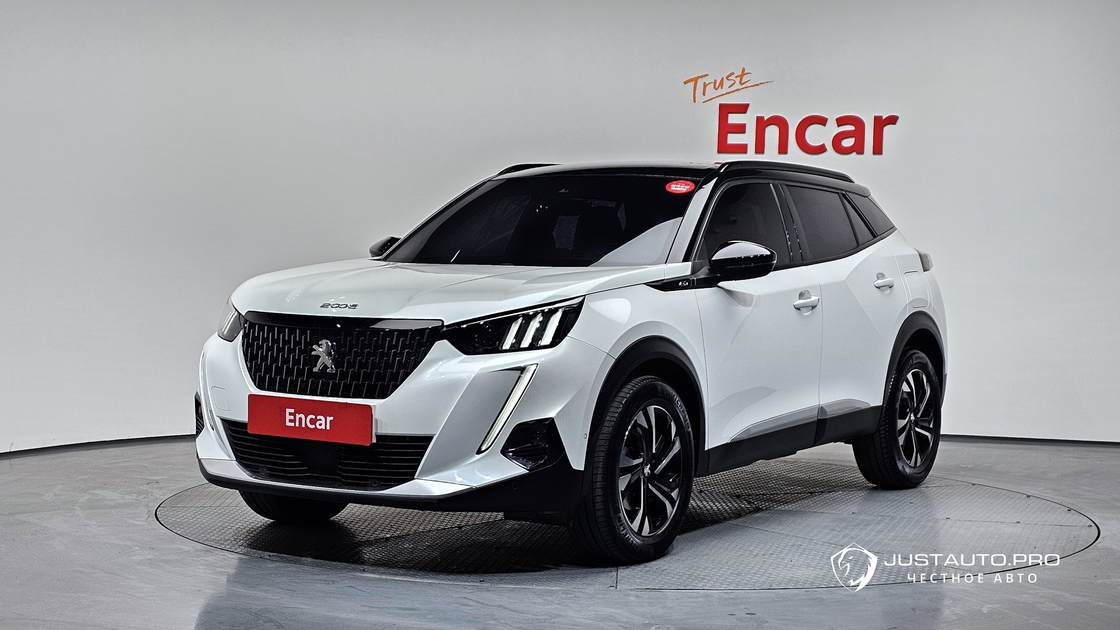 Автомобиль Peugeot 2008