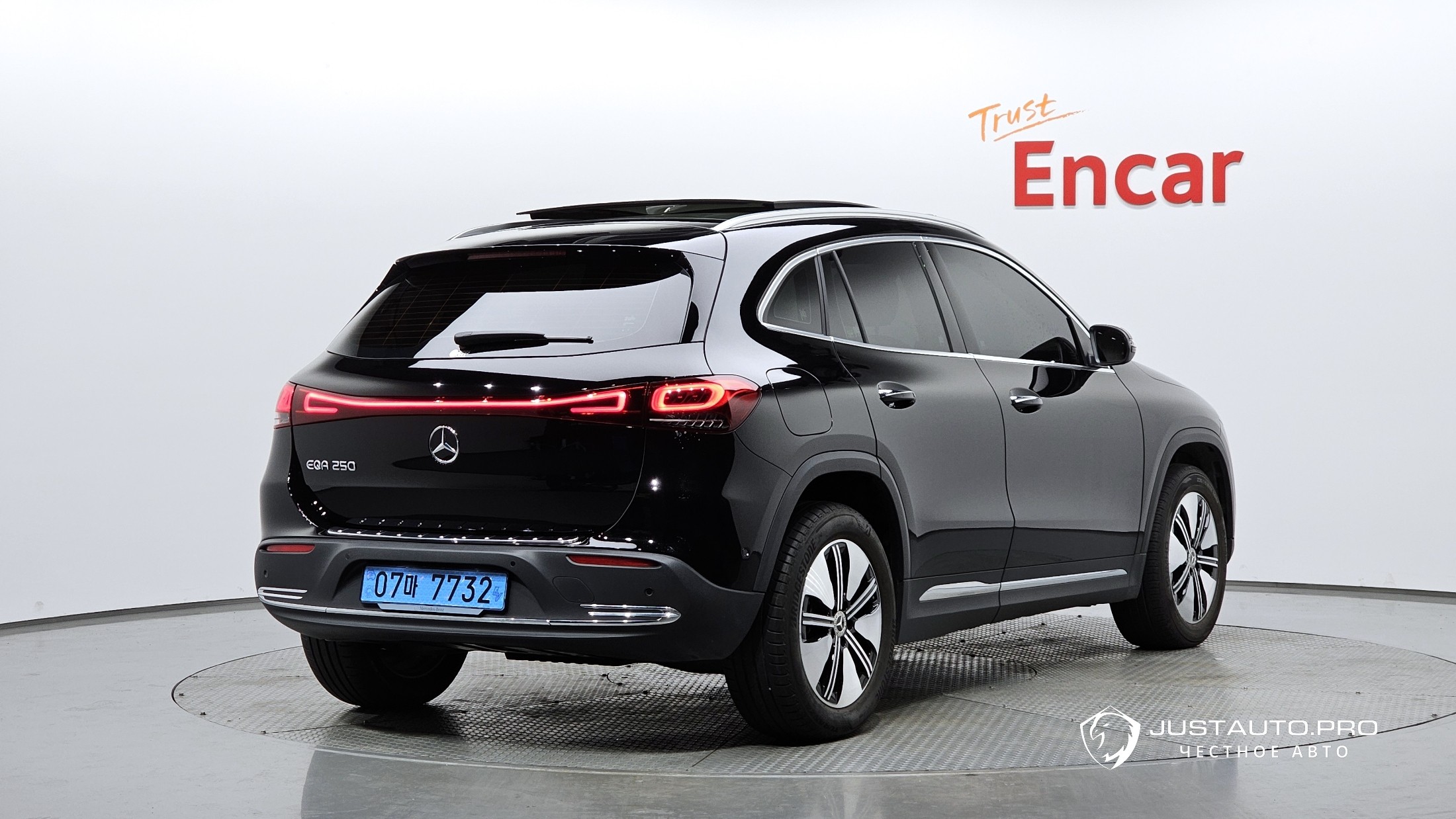 Автомобиль Mercedes-Benz EQA