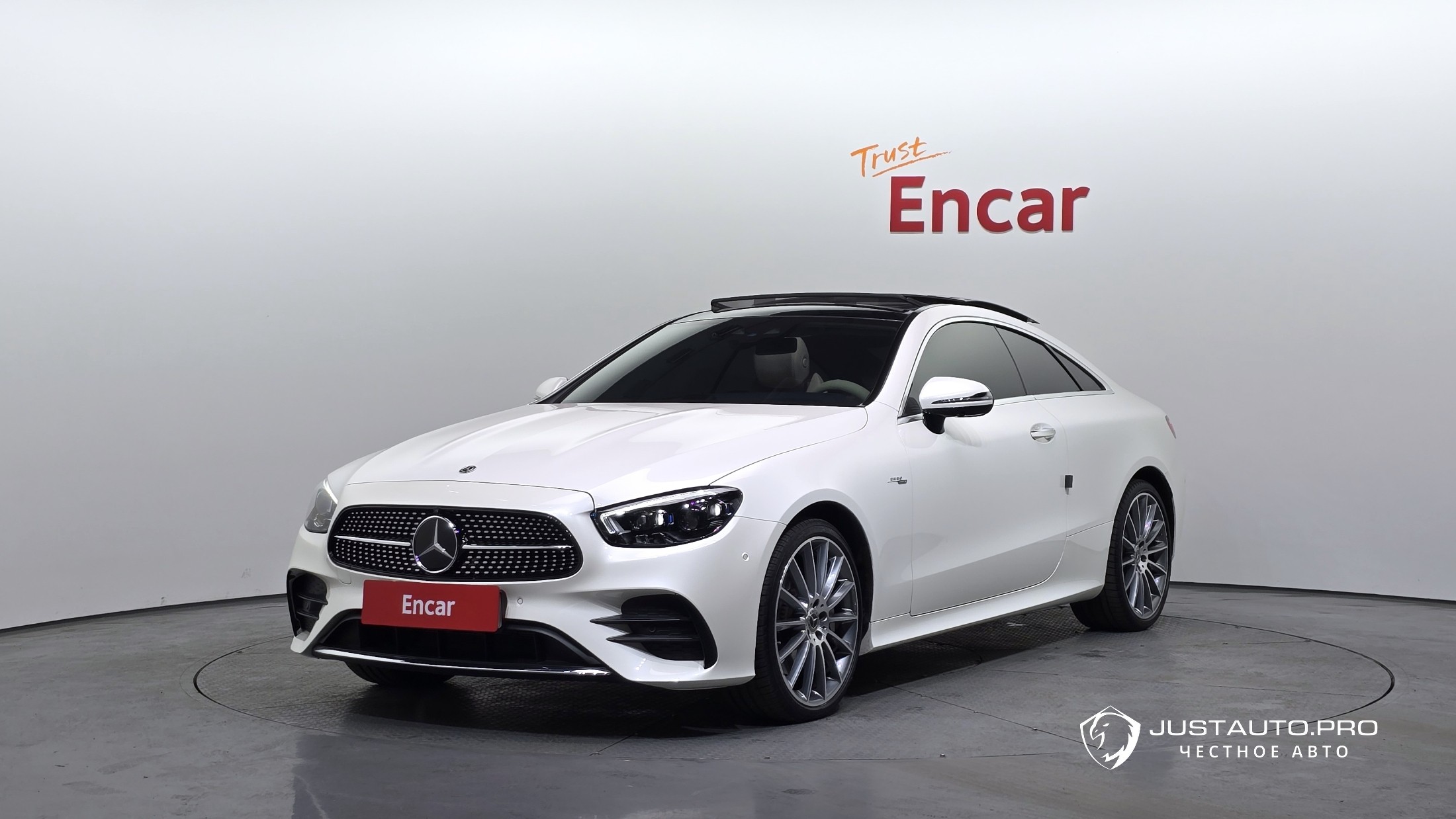 Автомобиль Mercedes-Benz E-Class