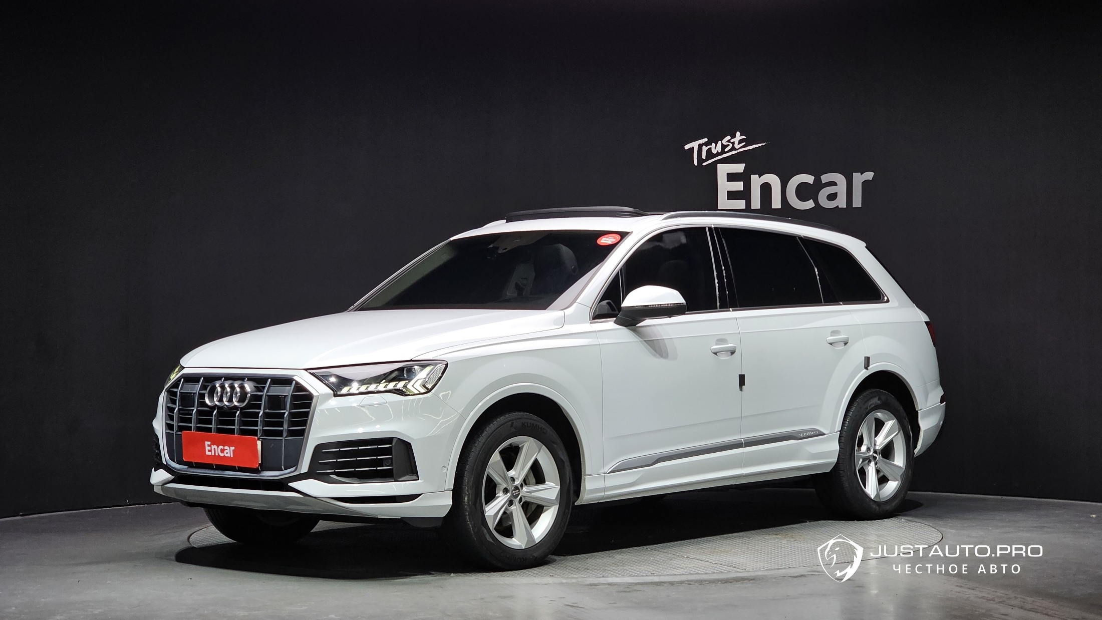 Автомобиль Audi Q7
