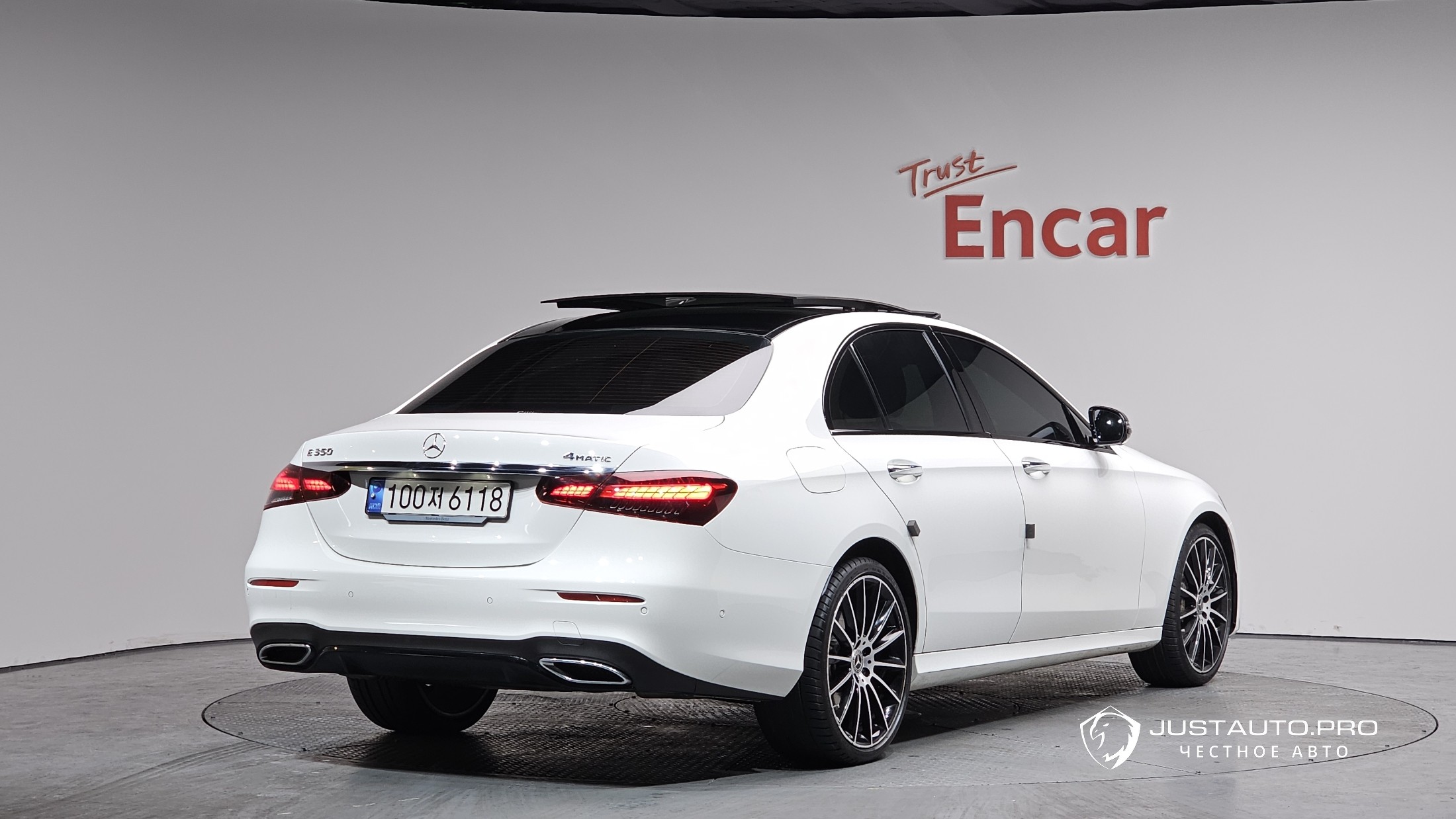 Автомобиль Mercedes-Benz E-Class