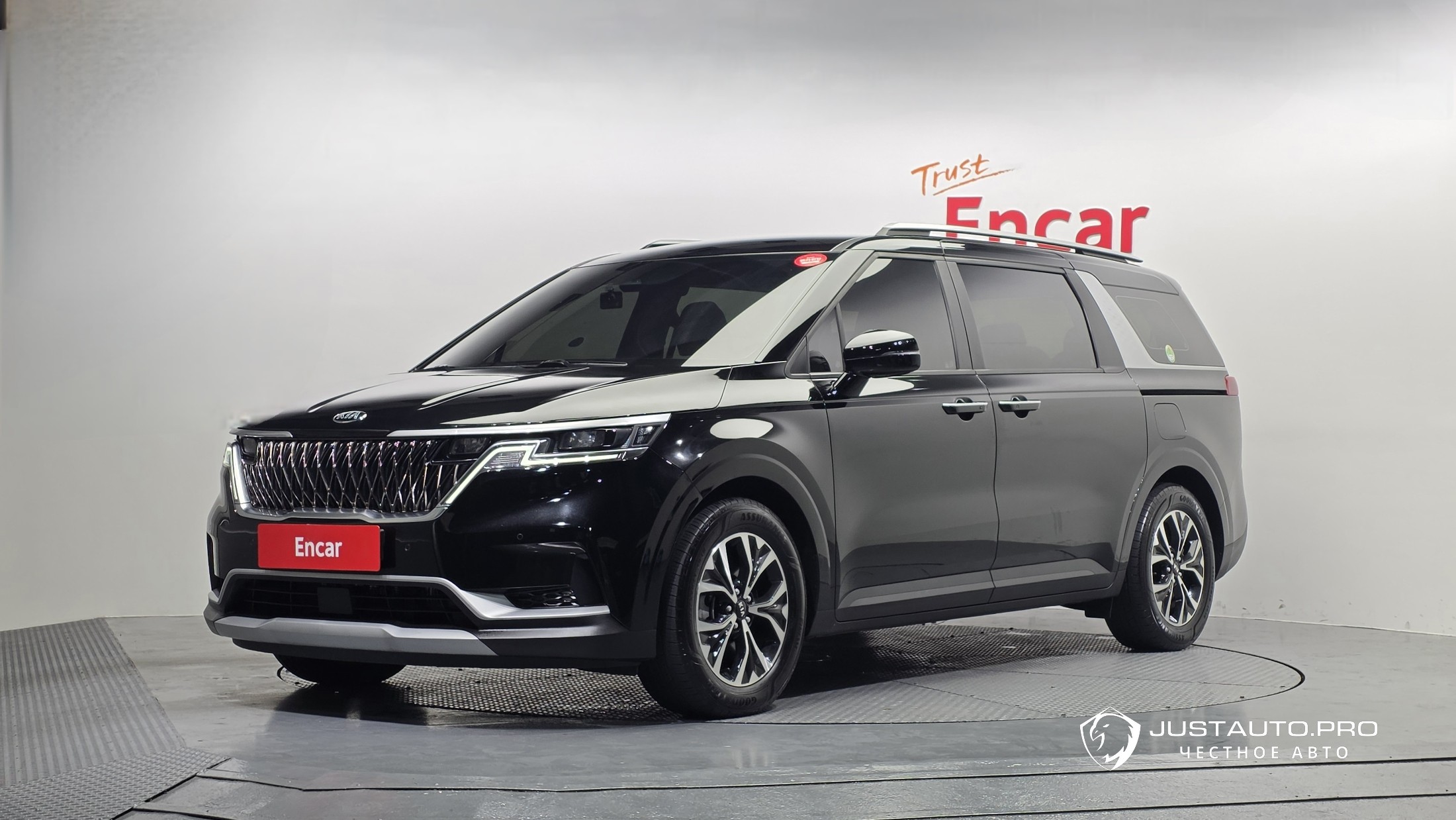 Автомобиль Kia Canival