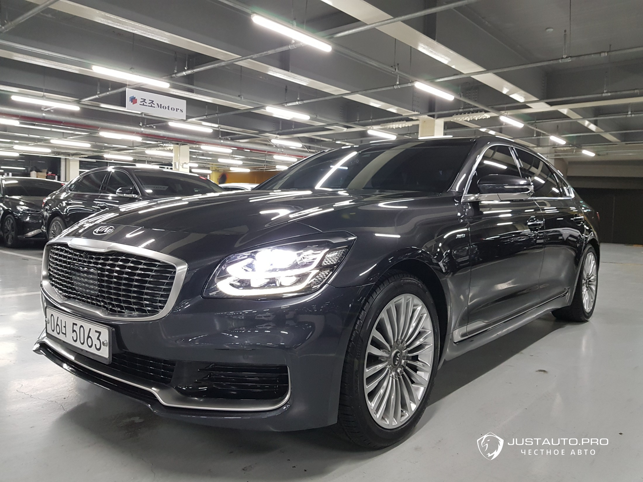 Автомобиль Kia K9