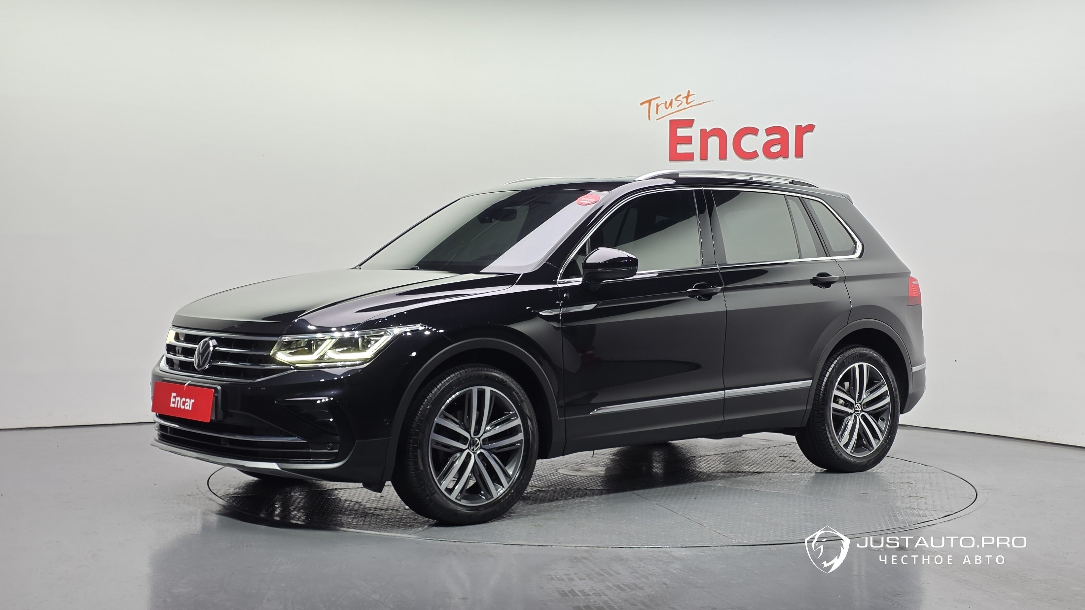 Автомобиль Volkswagen Tiguan