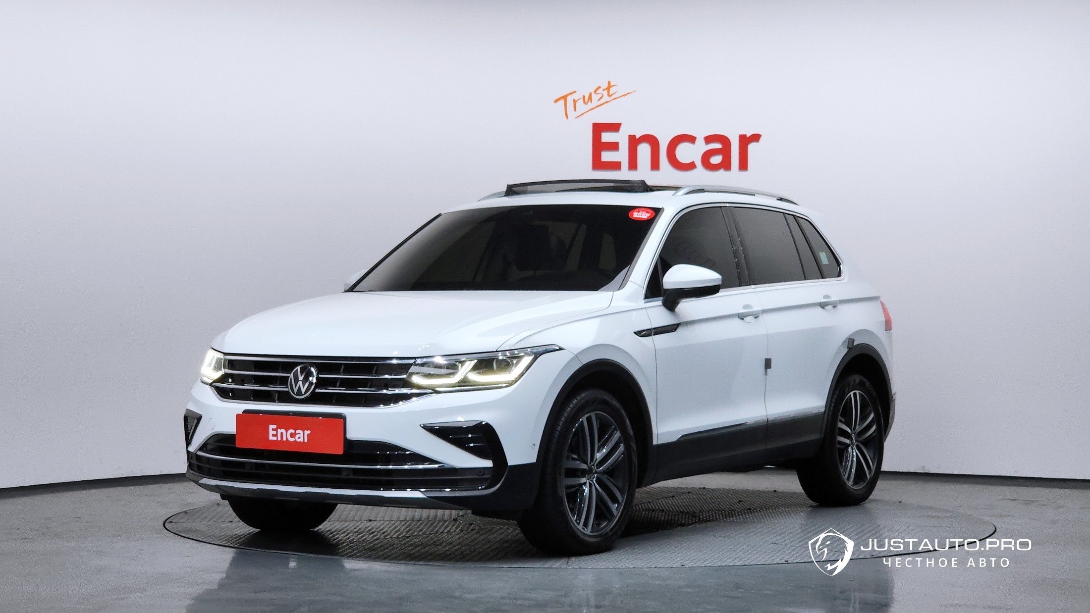 Автомобиль Volkswagen Tiguan