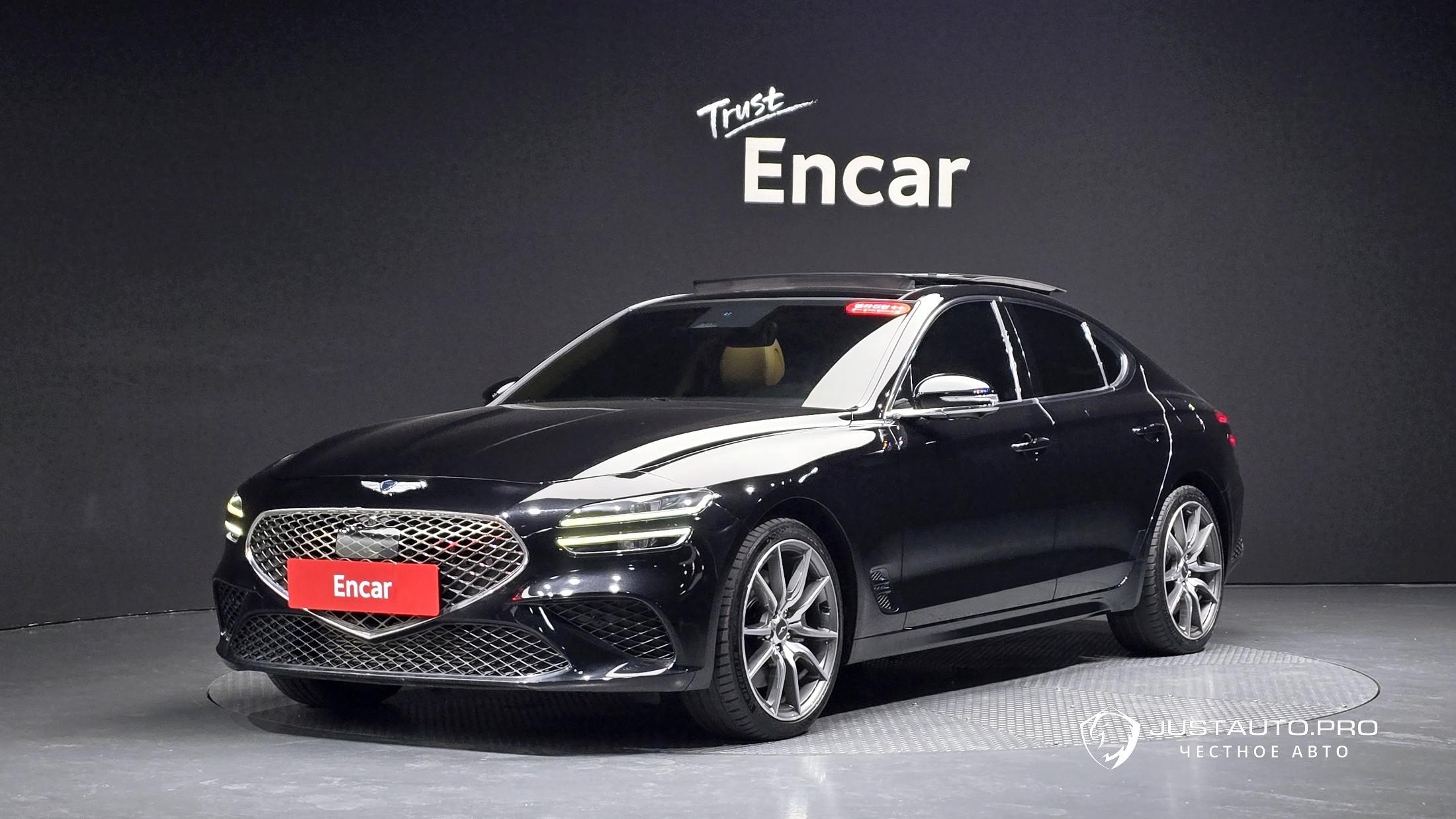 Автомобиль Genesis G70