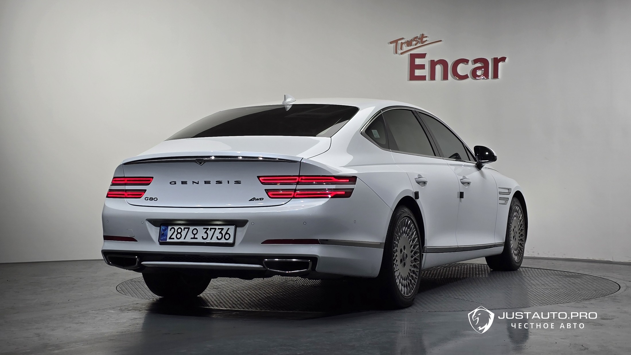 Автомобиль Genesis G80