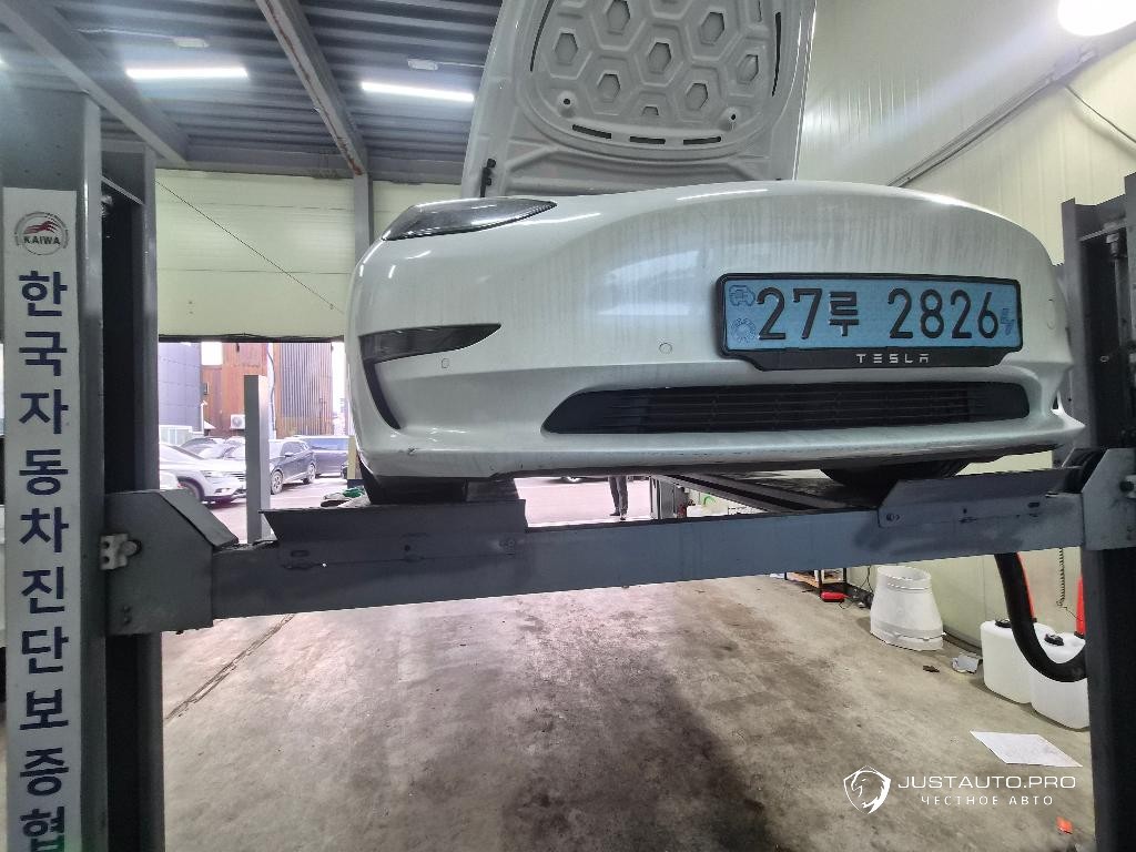 Автомобиль Tesla Model 3