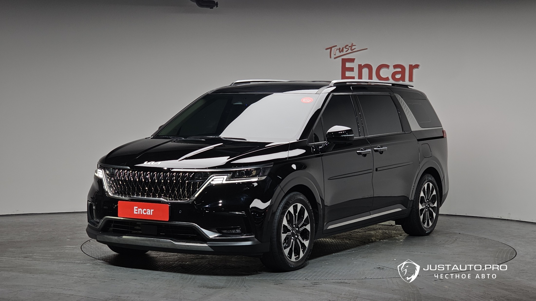 Автомобиль Kia Canival