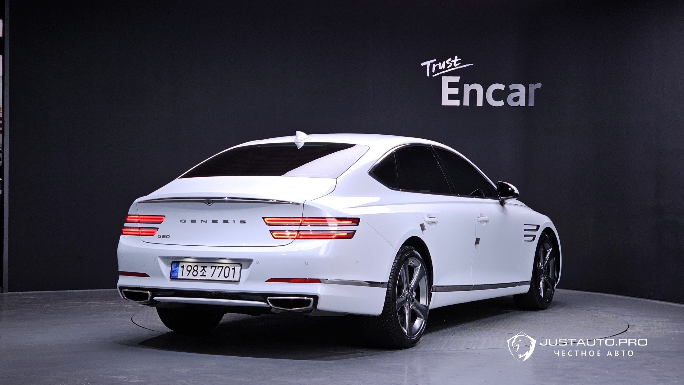 Автомобиль Genesis G80