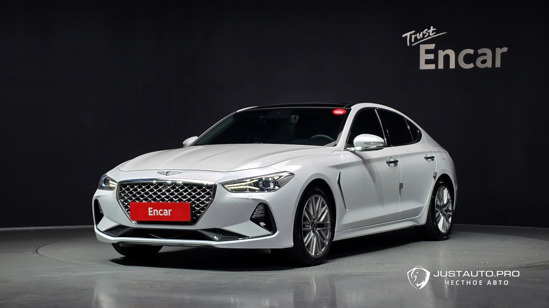Автомобиль Genesis G70
