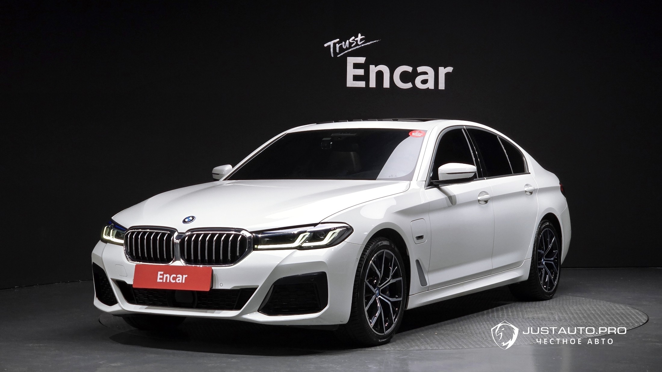 Автомобиль BMW 5-Series