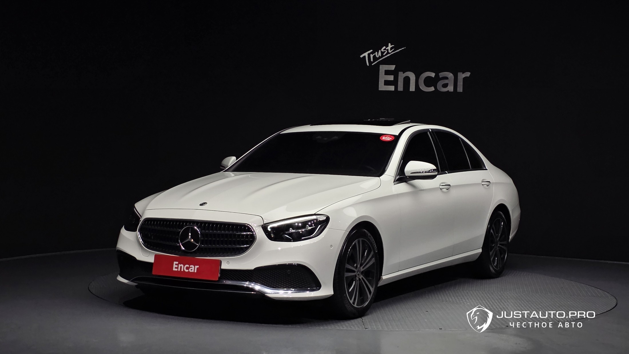 Автомобиль Mercedes-Benz E-Class