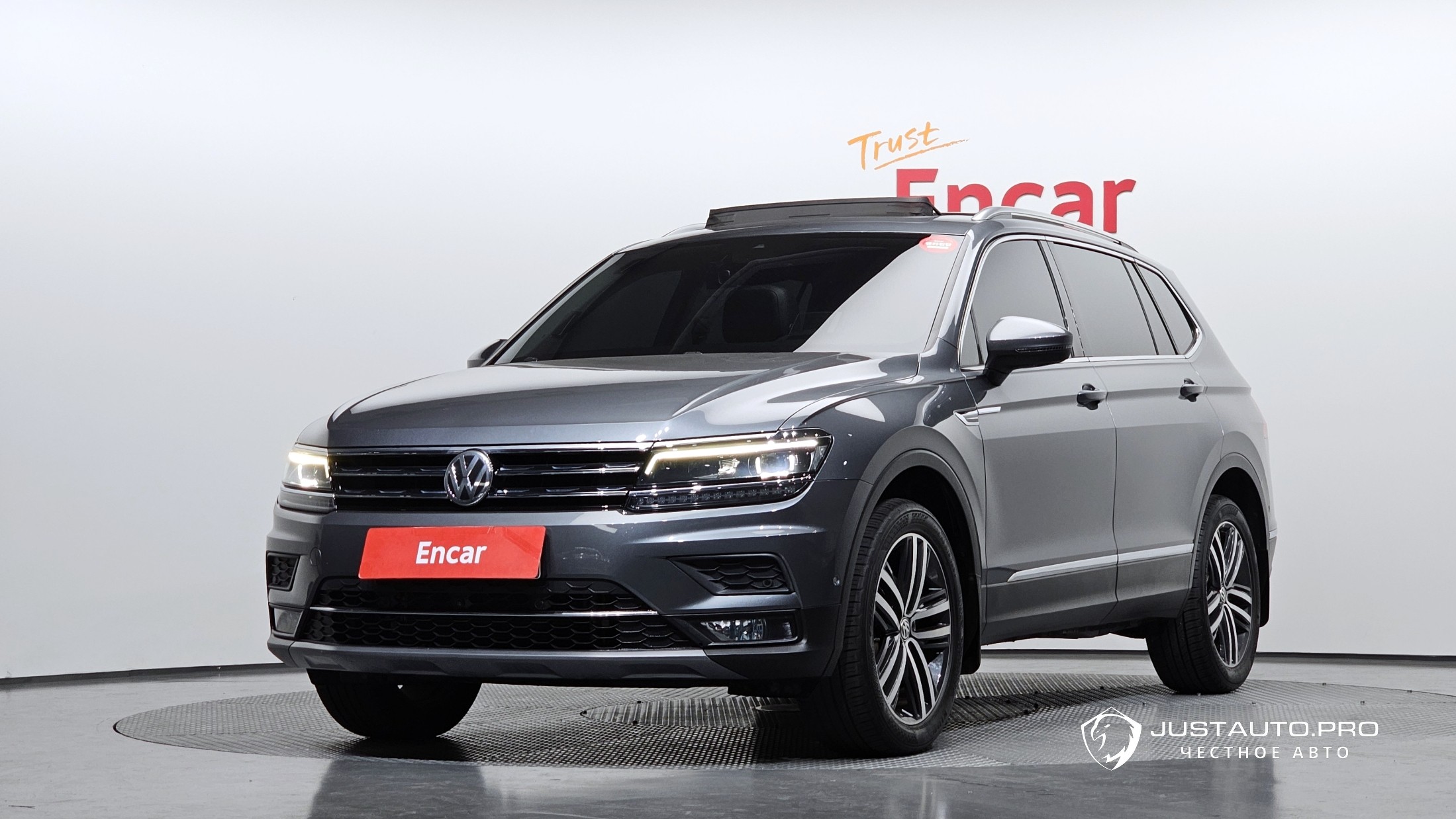 Автомобиль Volkswagen Tiguan