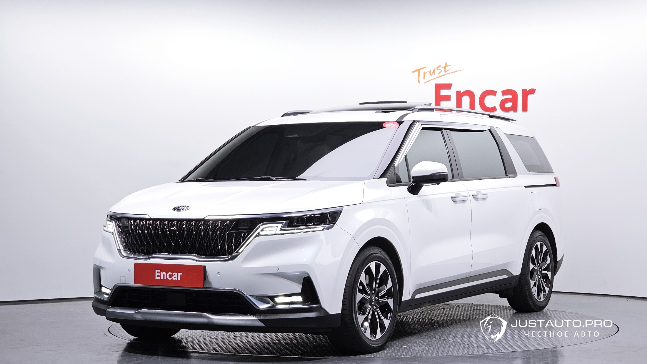 Автомобиль Kia Canival