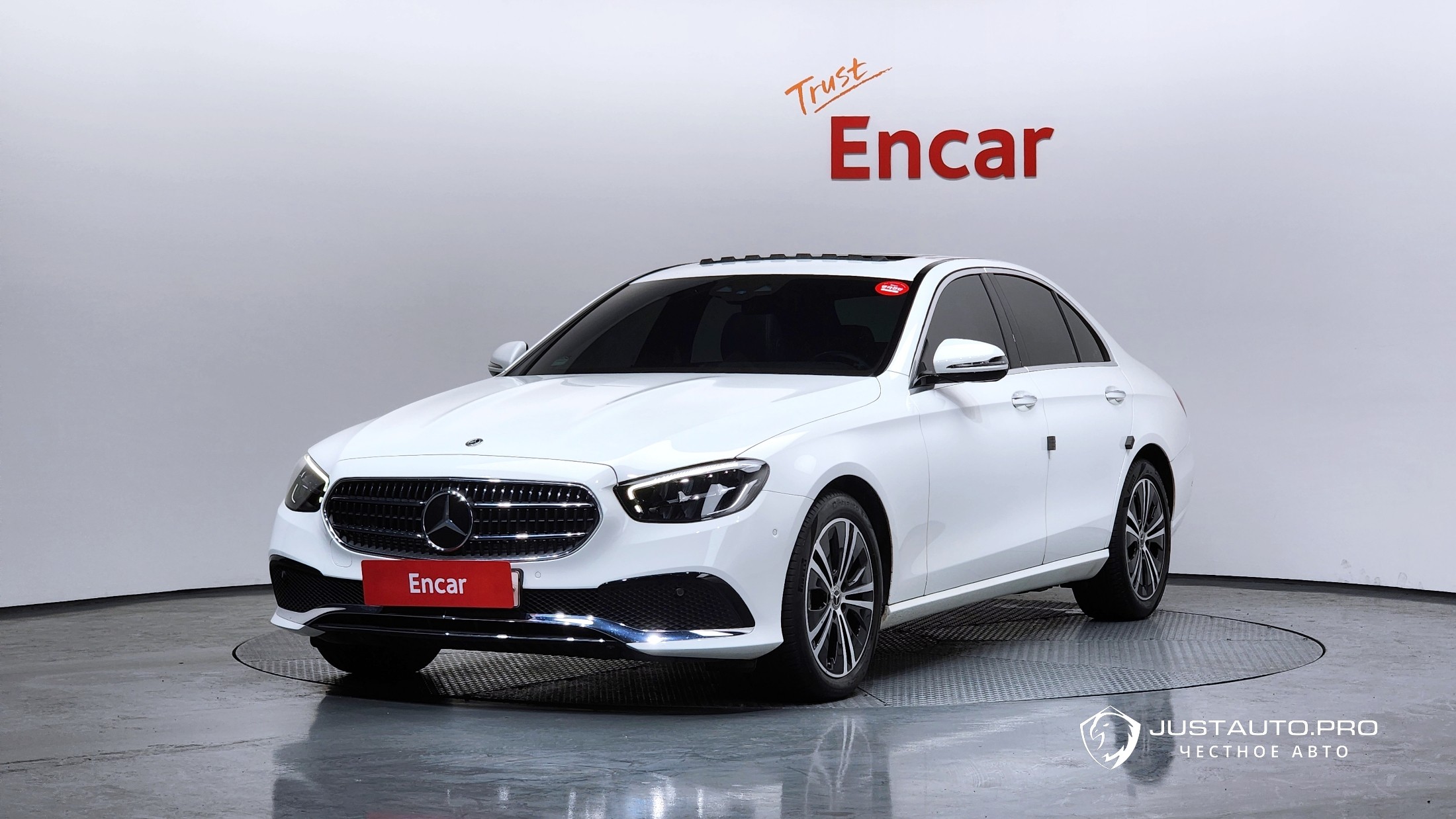 Автомобиль Mercedes-Benz E-Class