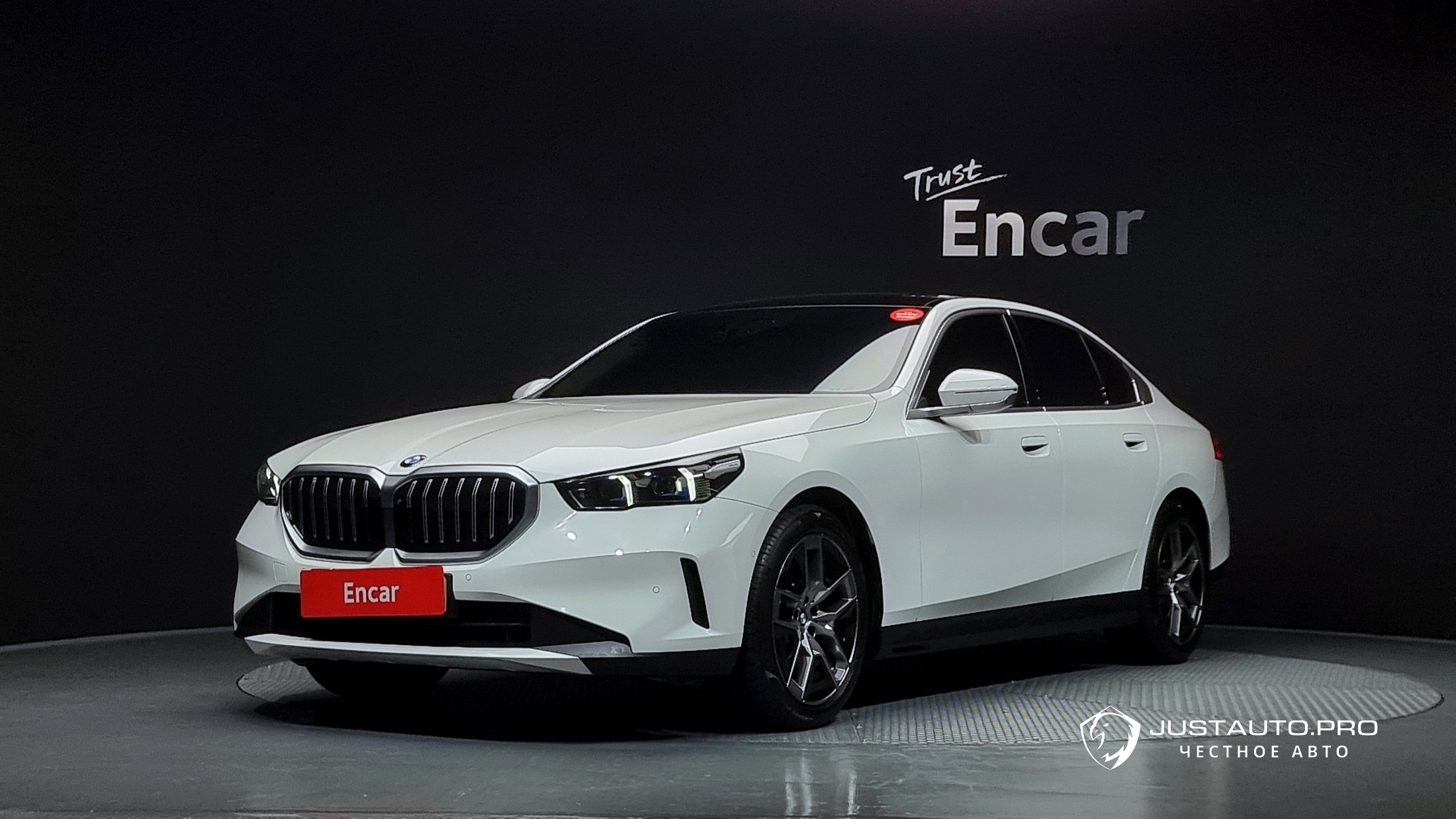 Автомобиль BMW 5-Series