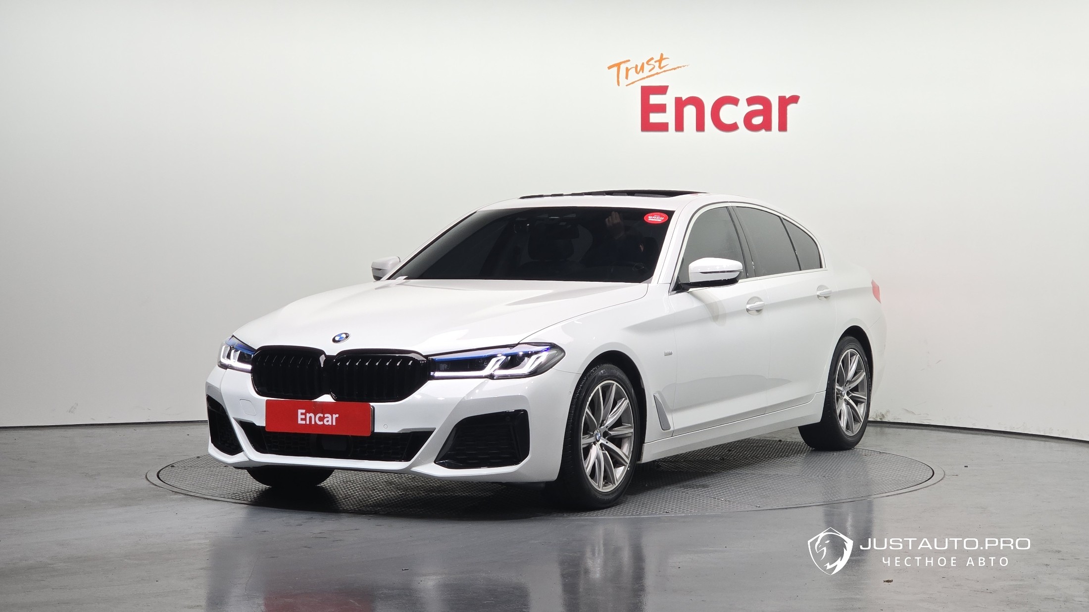 Автомобиль BMW 5-Series