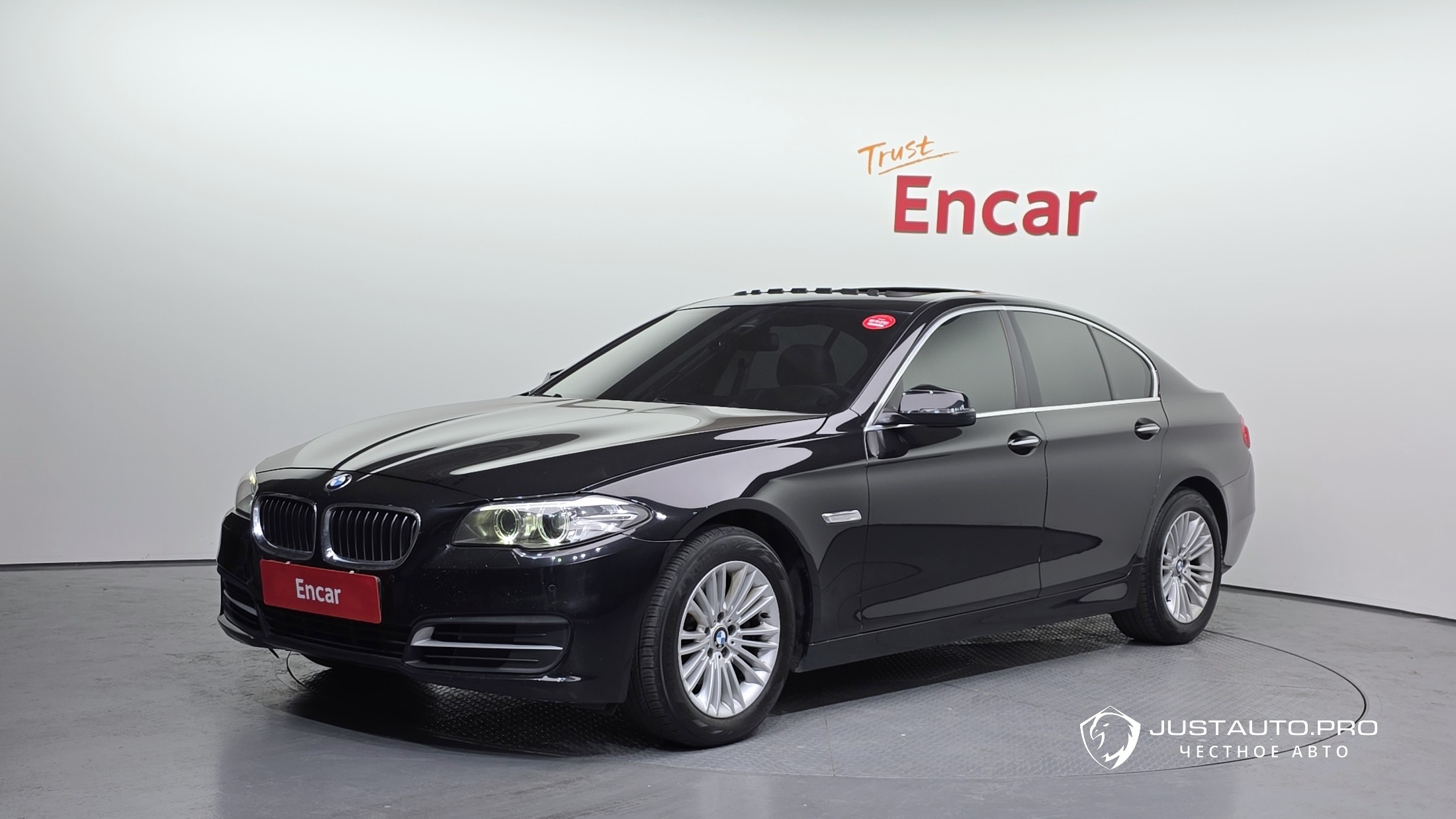 Автомобиль BMW 5-Series
