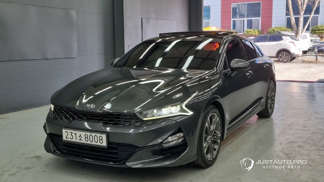 Автомобиль Kia K5