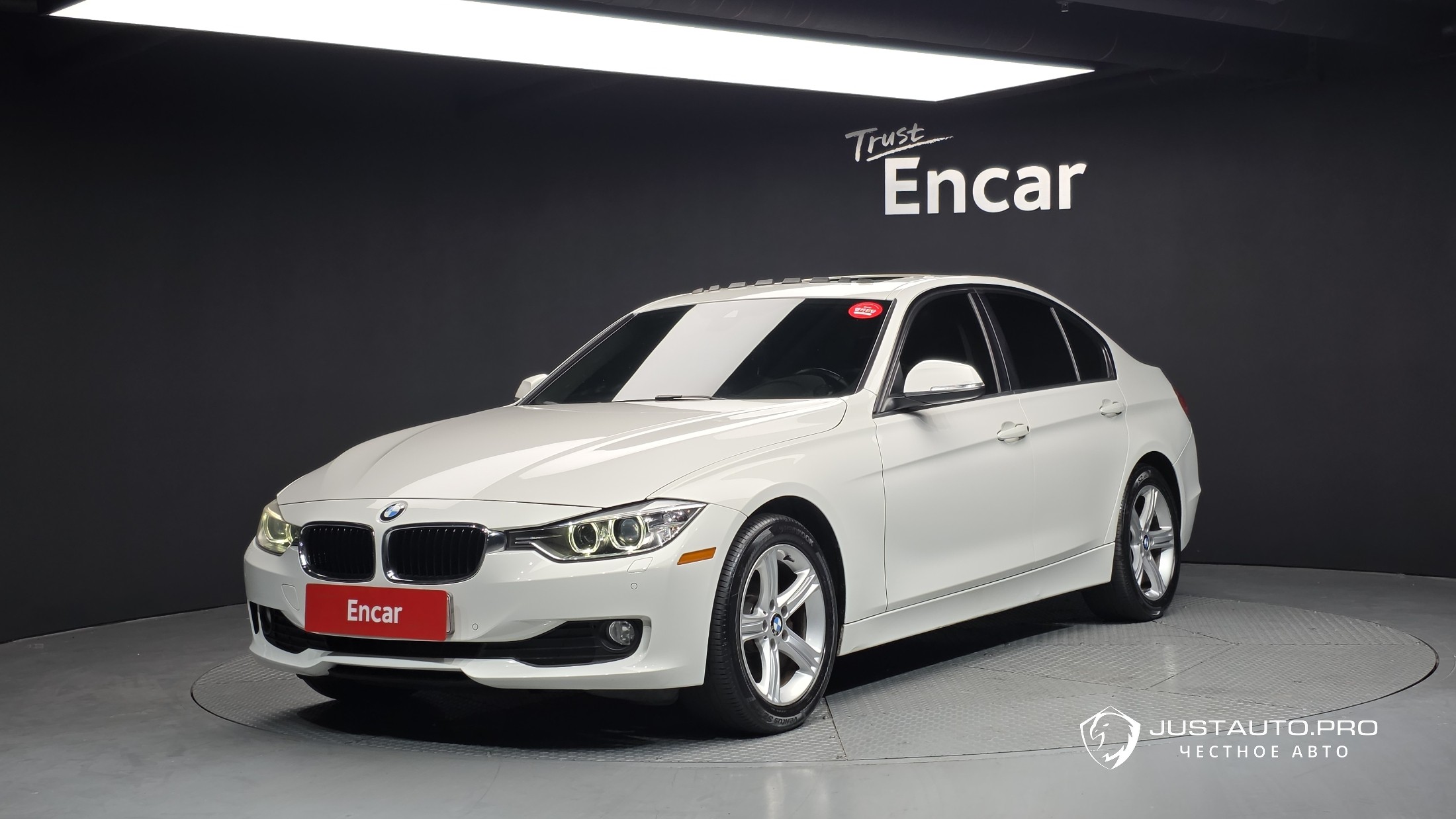 Автомобиль BMW 3-Series
