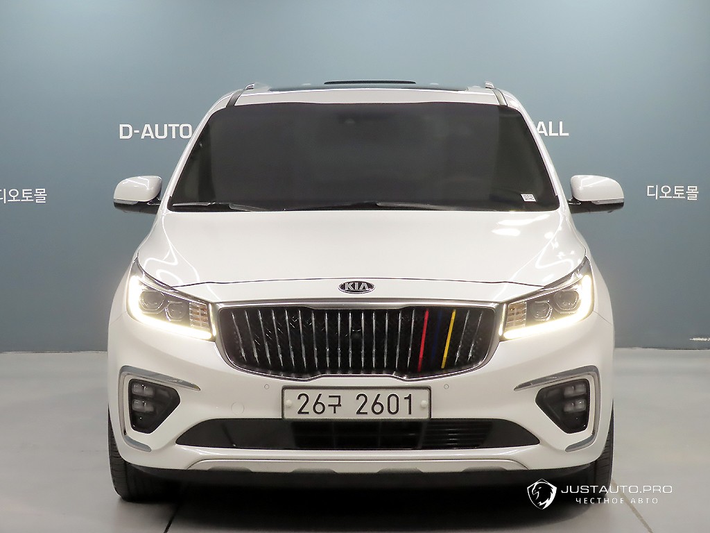 Автомобиль Kia Canival