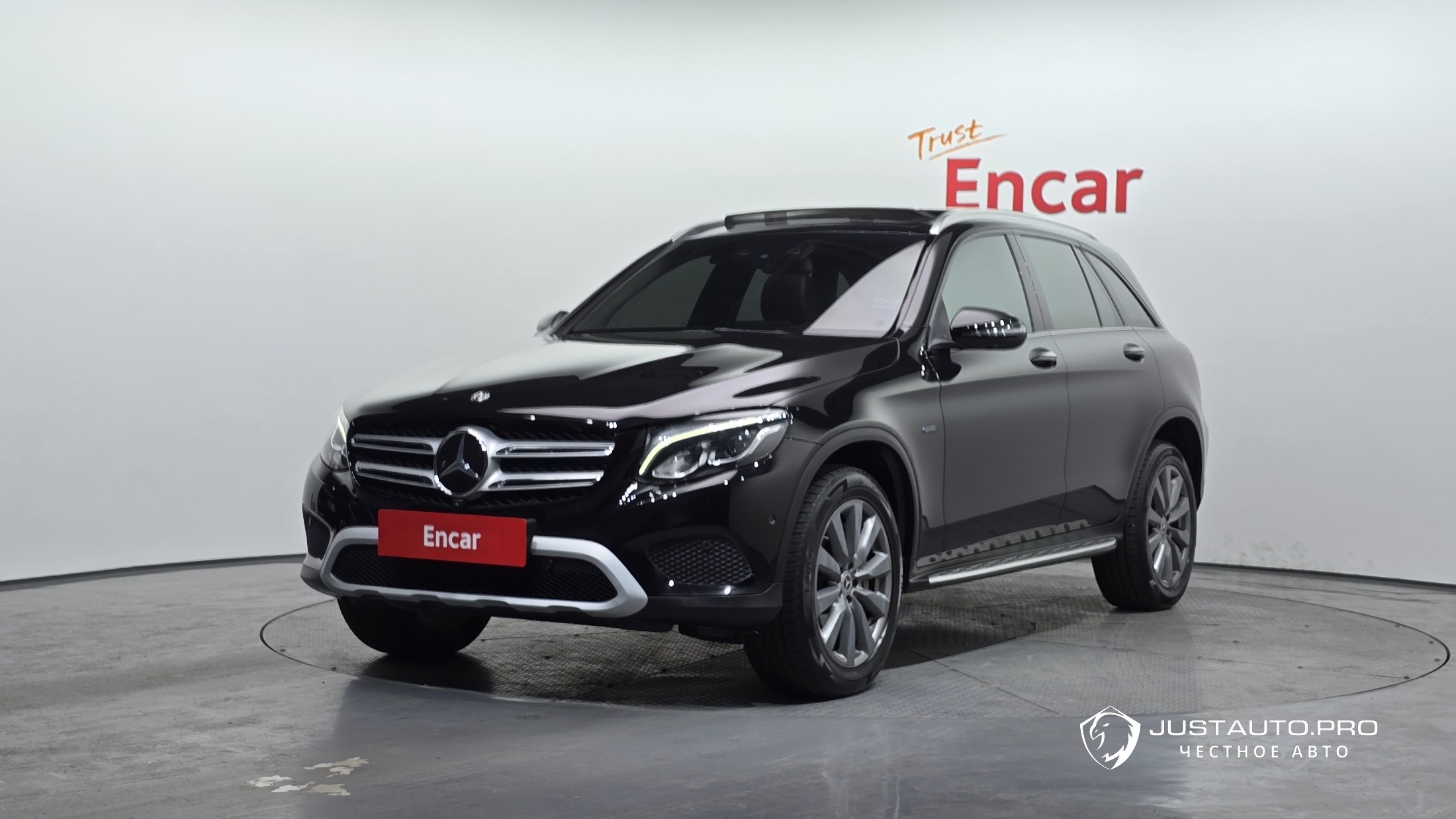 Автомобиль Mercedes-Benz GLC-Class