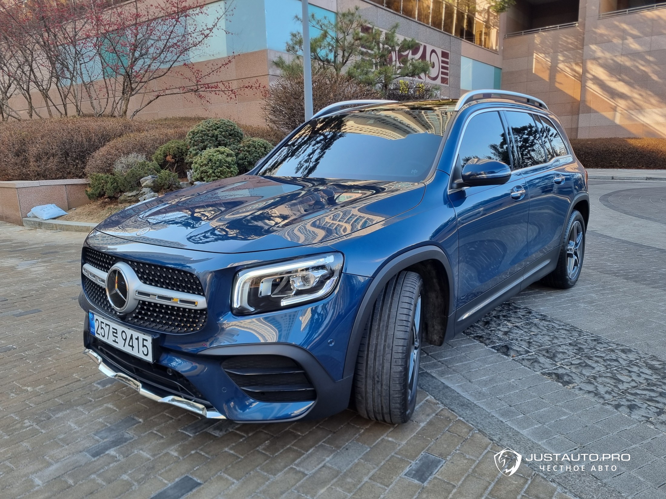 Автомобиль Mercedes-Benz GLB-Class
